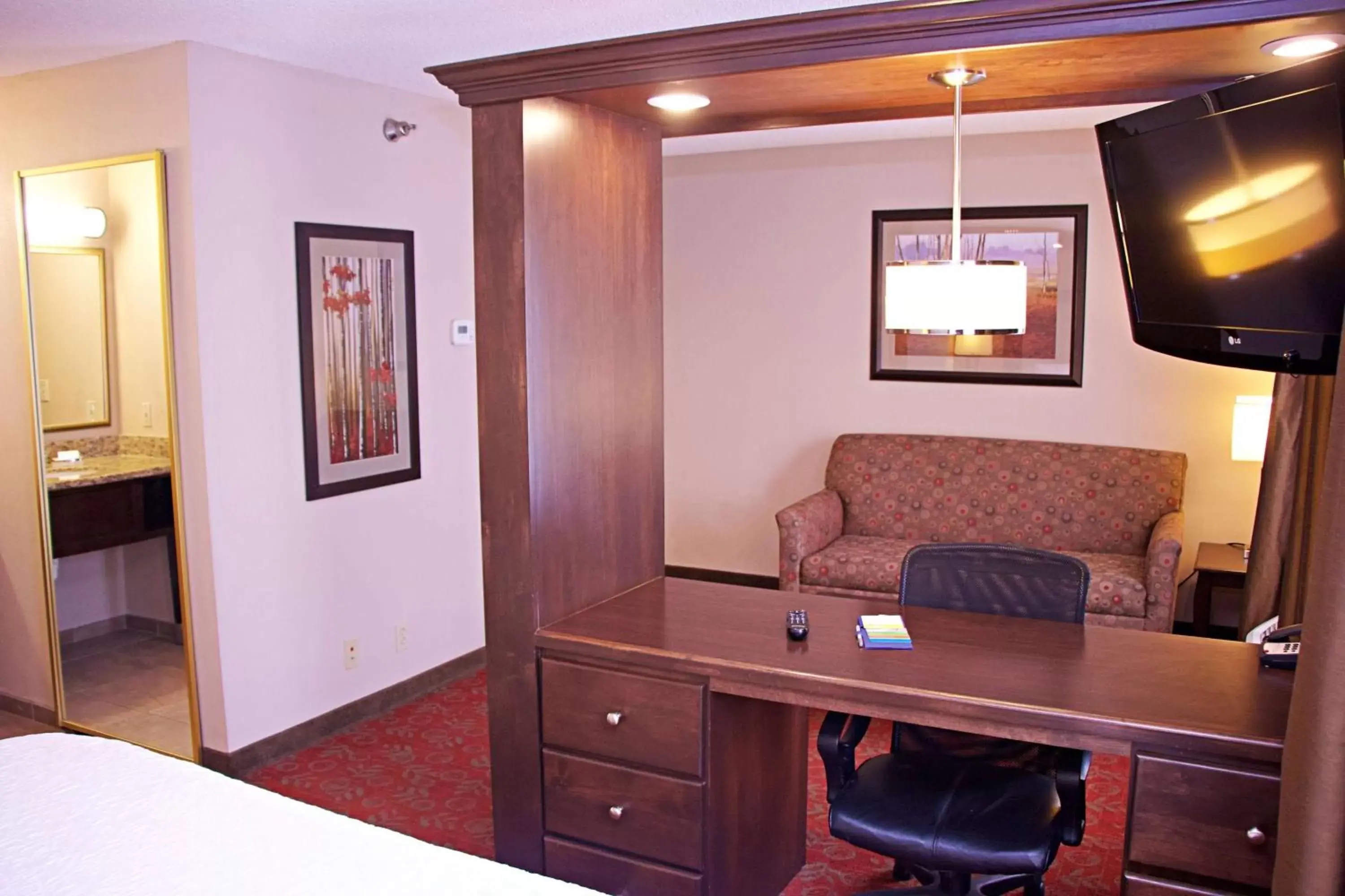 Bedroom, Seating Area in Hampton Inn & Suites Scottsbluff