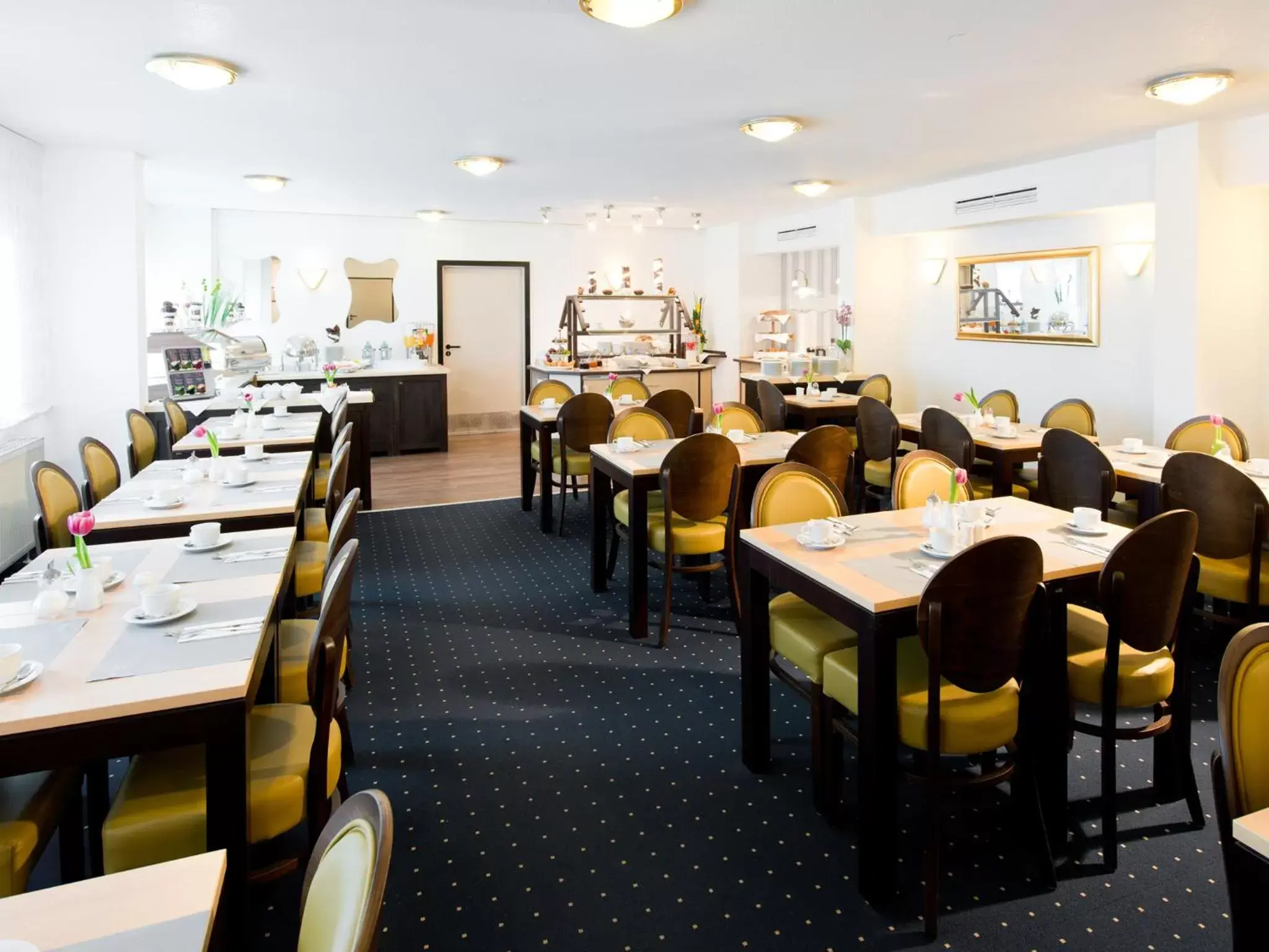 Restaurant/Places to Eat in ACHAT Hotel Darmstadt Griesheim
