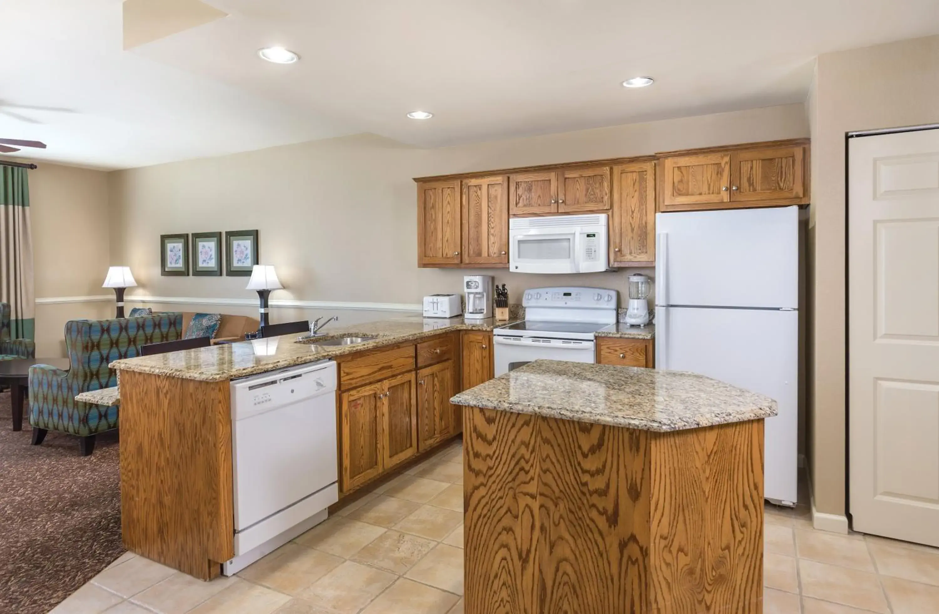 Kitchen or kitchenette, Kitchen/Kitchenette in Club Wyndham Governors Green