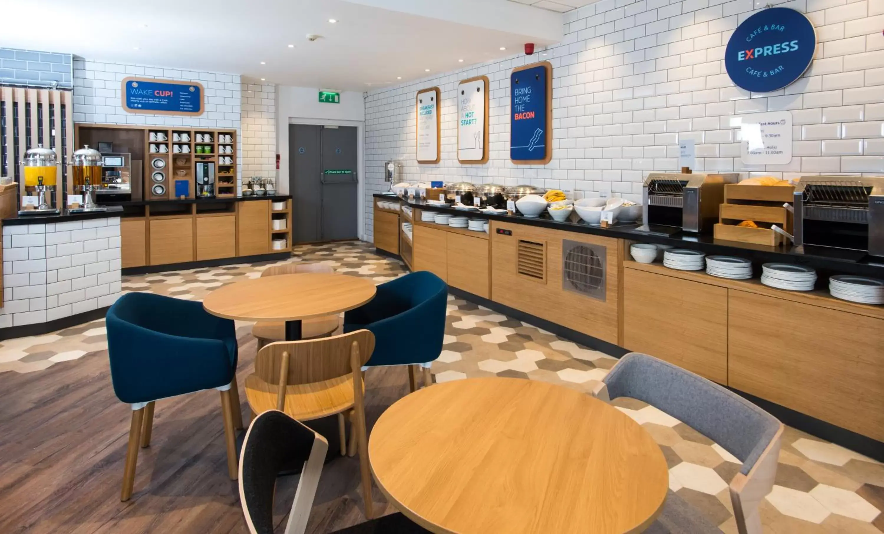 Breakfast, Restaurant/Places to Eat in Holiday Inn Express Bristol City Centre, an IHG Hotel