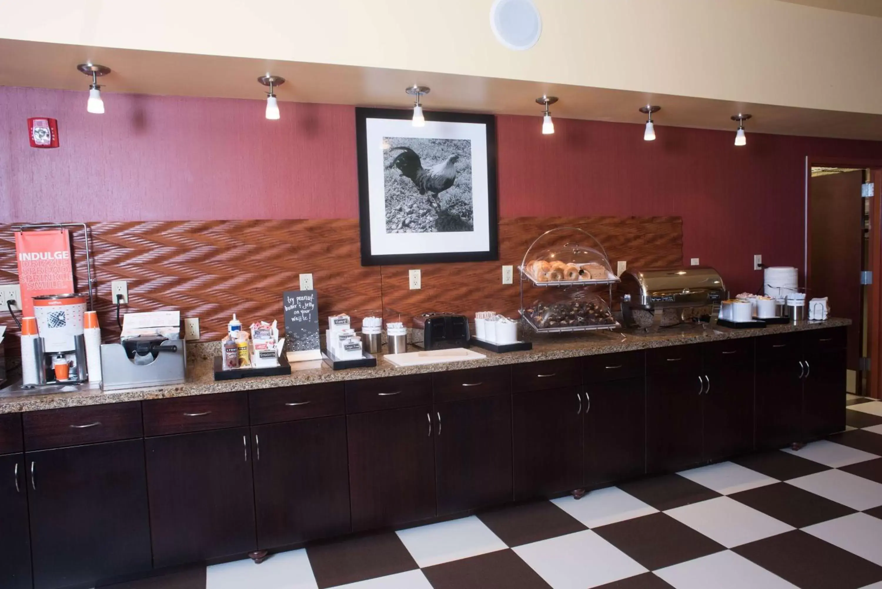 Dining area, Restaurant/Places to Eat in Hampton Inn and Suites Woodstock, Virginia