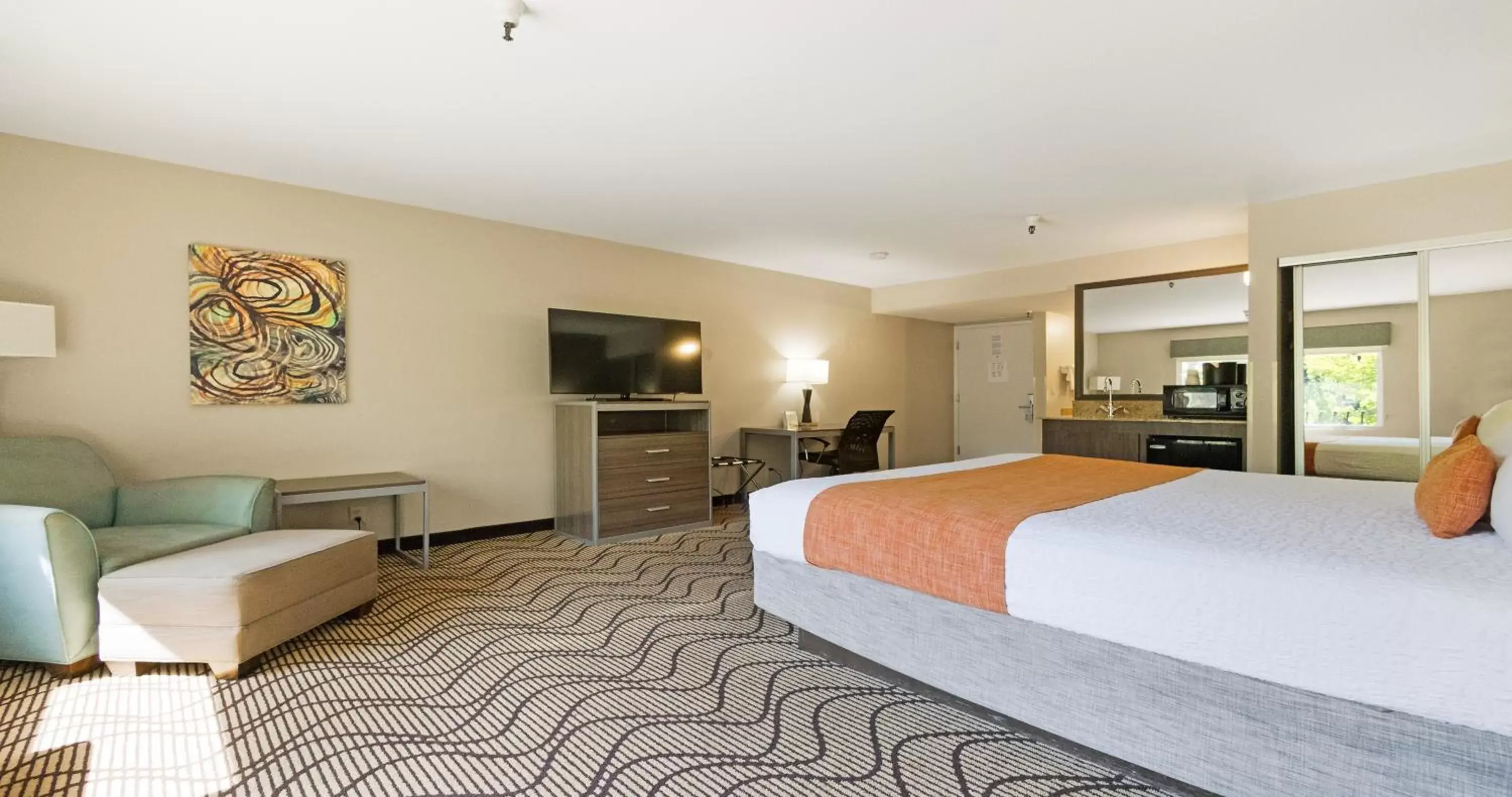 Photo of the whole room, Bed in Best Western Heritage Inn Chico