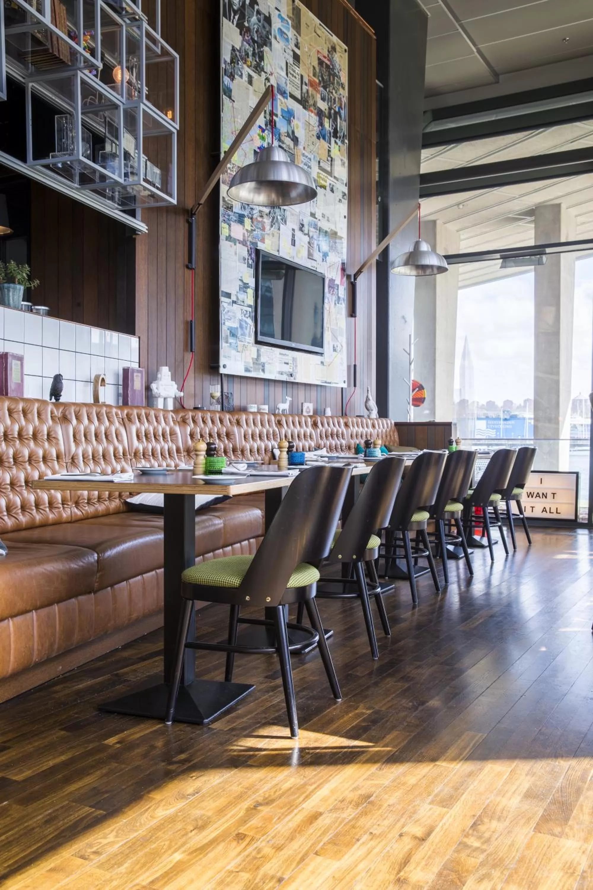 Restaurant/places to eat in Radisson Blu Riverside Hotel