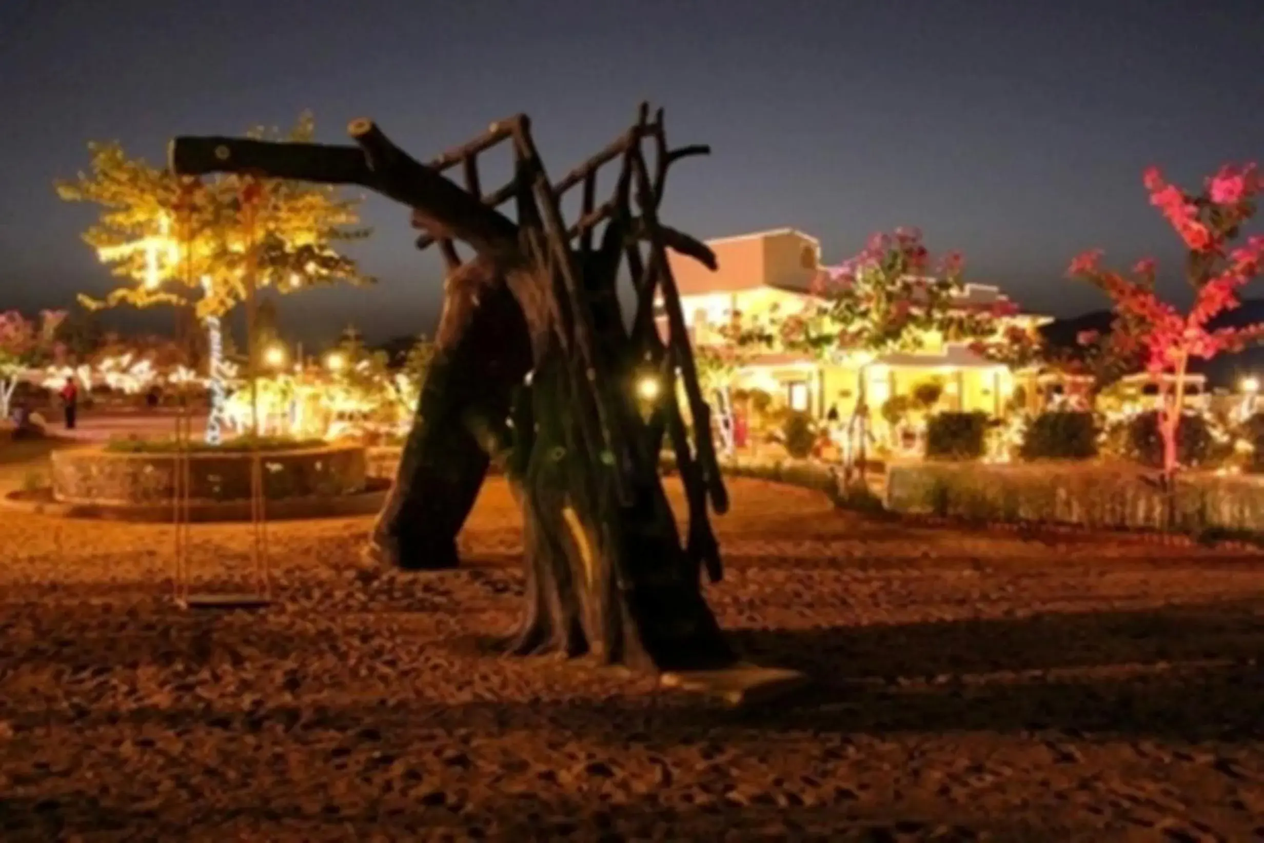 Children play ground in Araliayas Resort & Spa