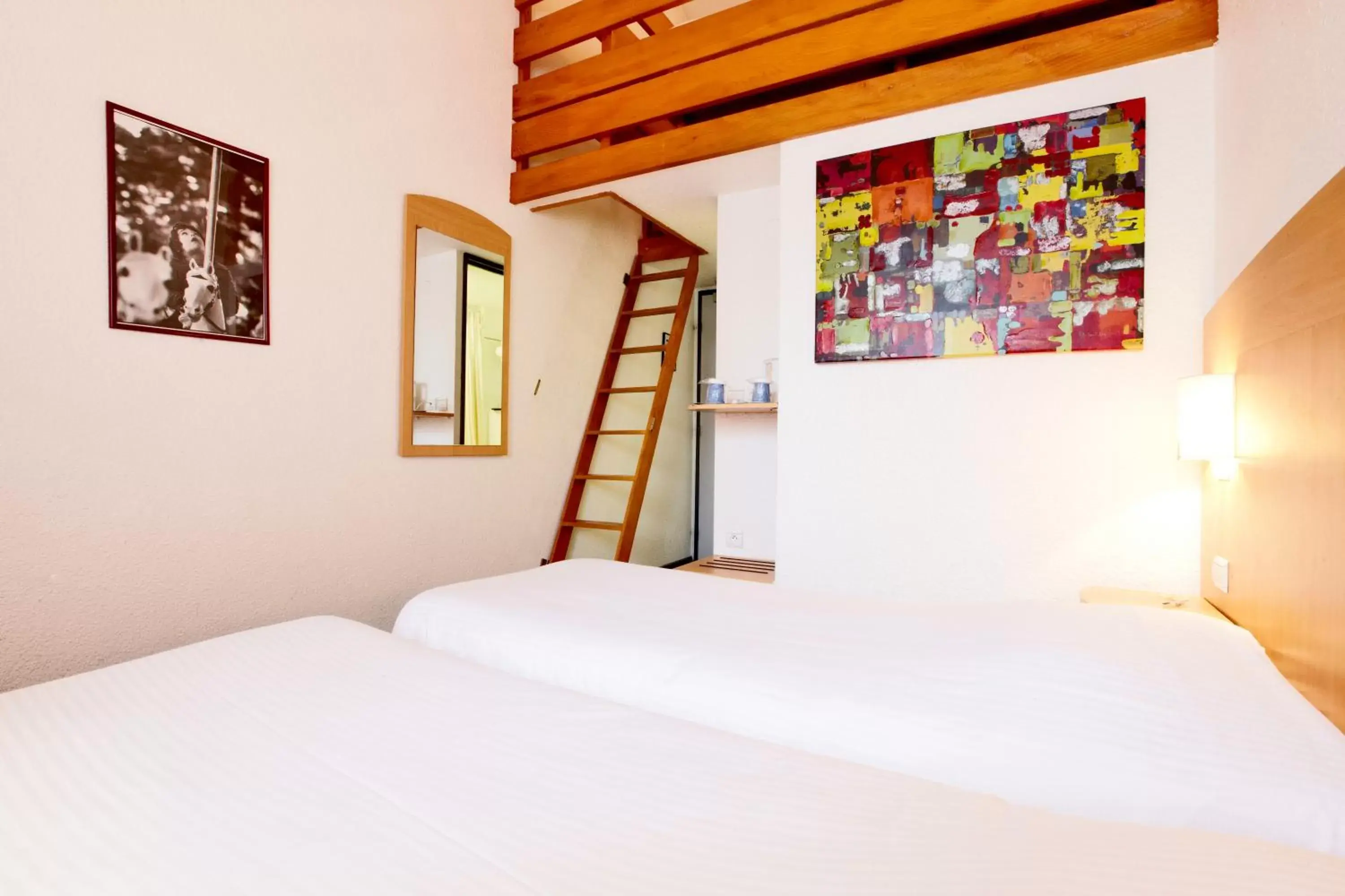 Triple Room with 3 Singles Beds in The Originals City, Hôtel La Maison de Lise, Mulhouse Illzach Triple Room with 3 Singles Beds in The Originals City, Hôtel La Maison de Lise, Mulhouse Illzach