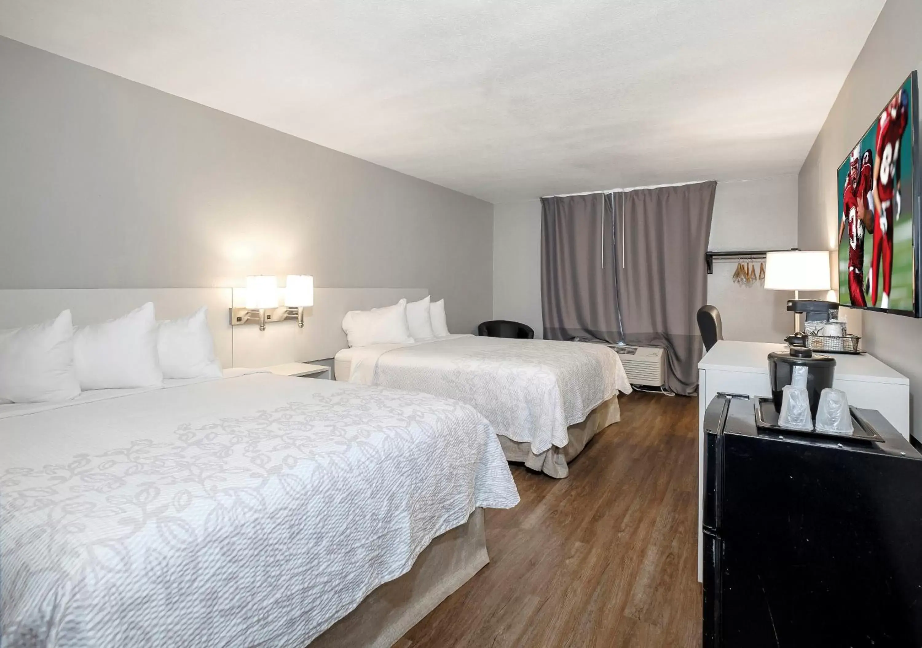 Photo of the whole room, Room Photo in Red Roof Inn PLUS Orlando-Convention Center- Int'l Dr Photo of the whole room, Room Photo in Red Roof Inn PLUS Orlando-Convention Center- Int'l Dr