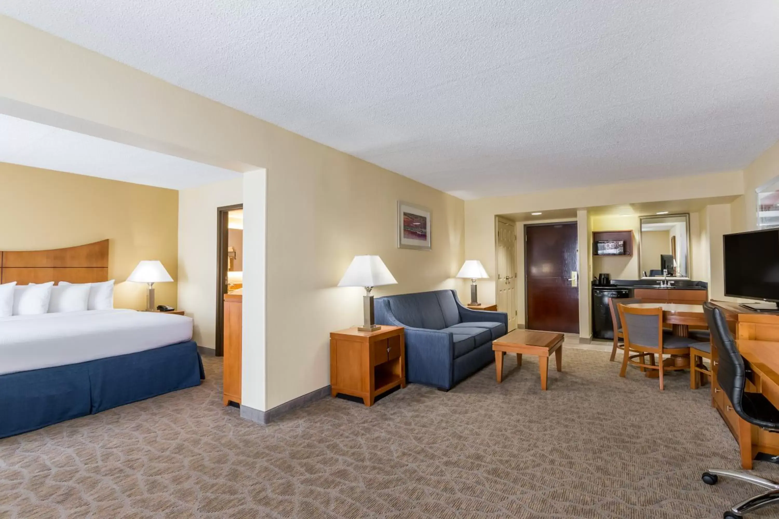 Bedroom in Wingate by Wyndham - Universal Studios and Convention Center