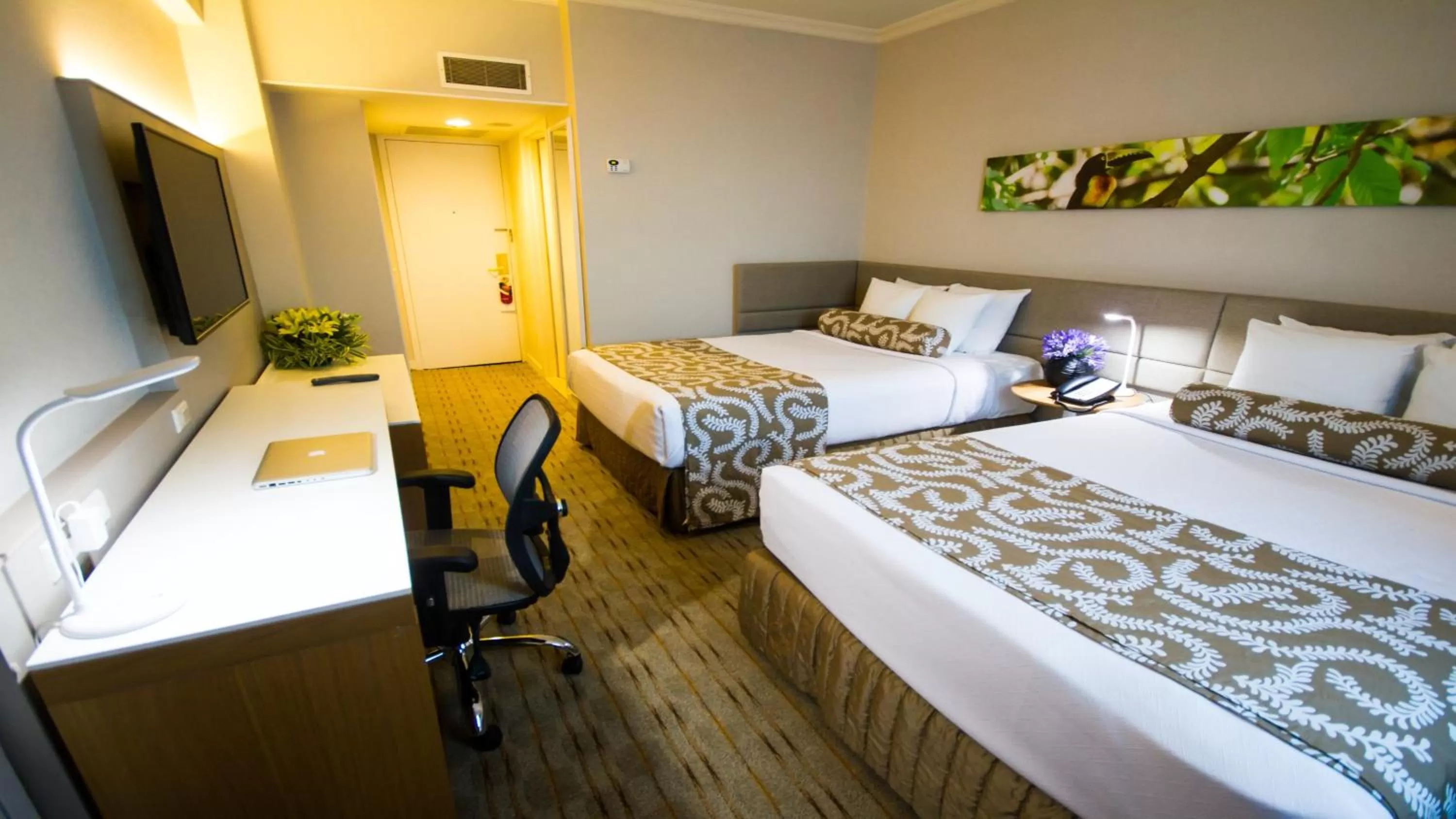 Photo of the whole room, Bed in Crowne Plaza Managua by IHG