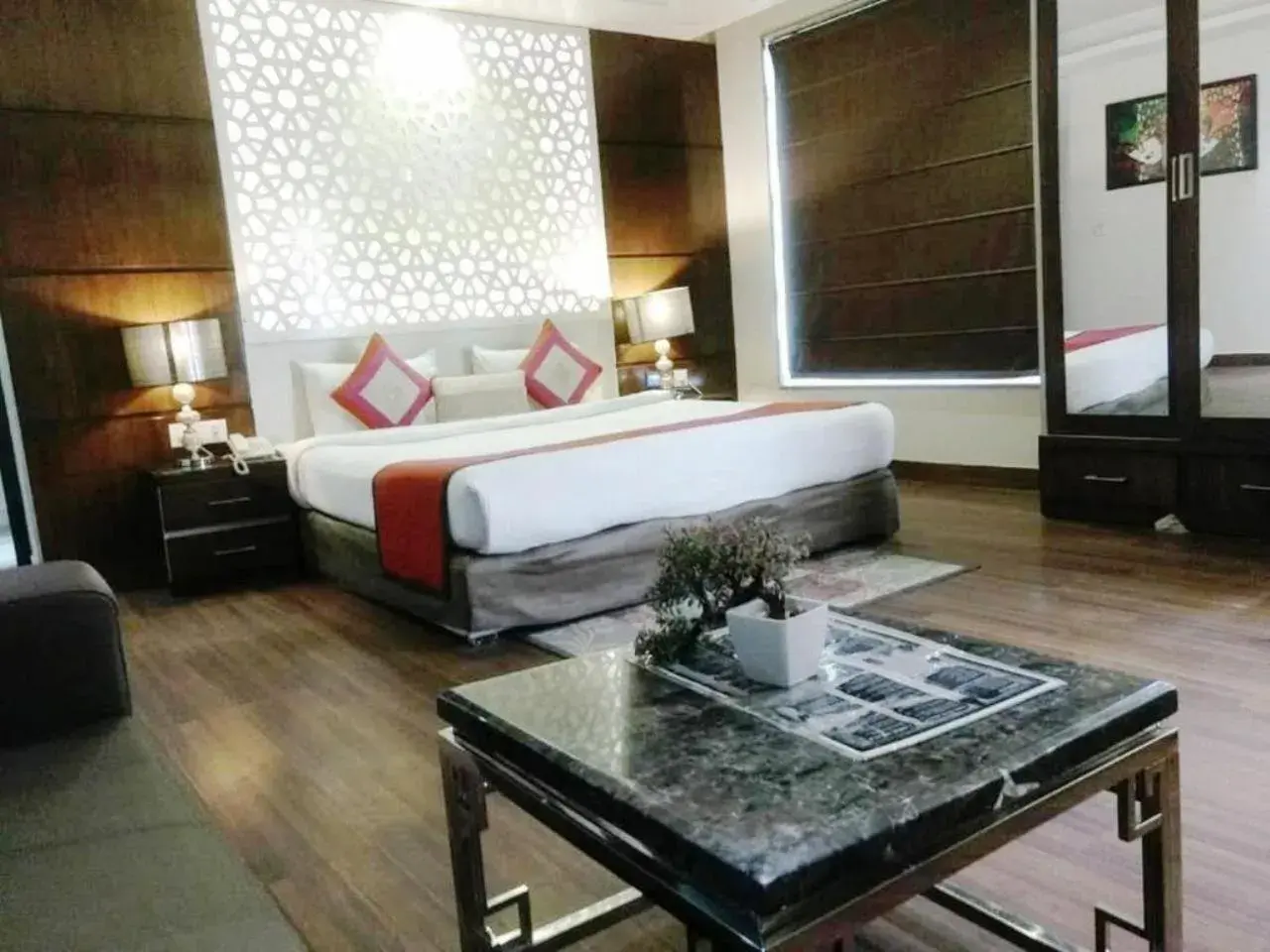 Bedroom, Bed in Hotel Uppal International - New Delhi Railway Station - Paharganj