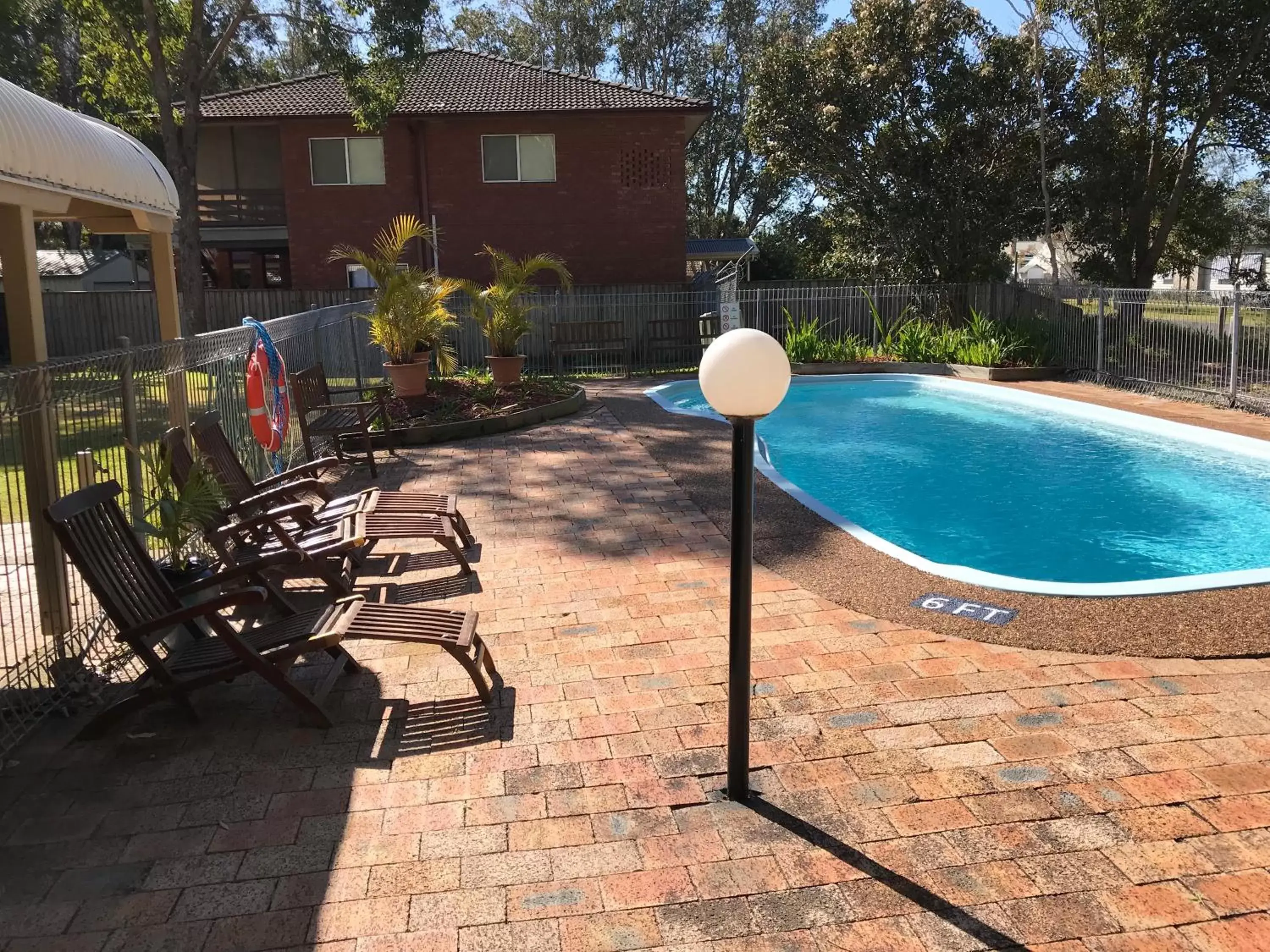 Swimming Pool in Tea Gardens Motel