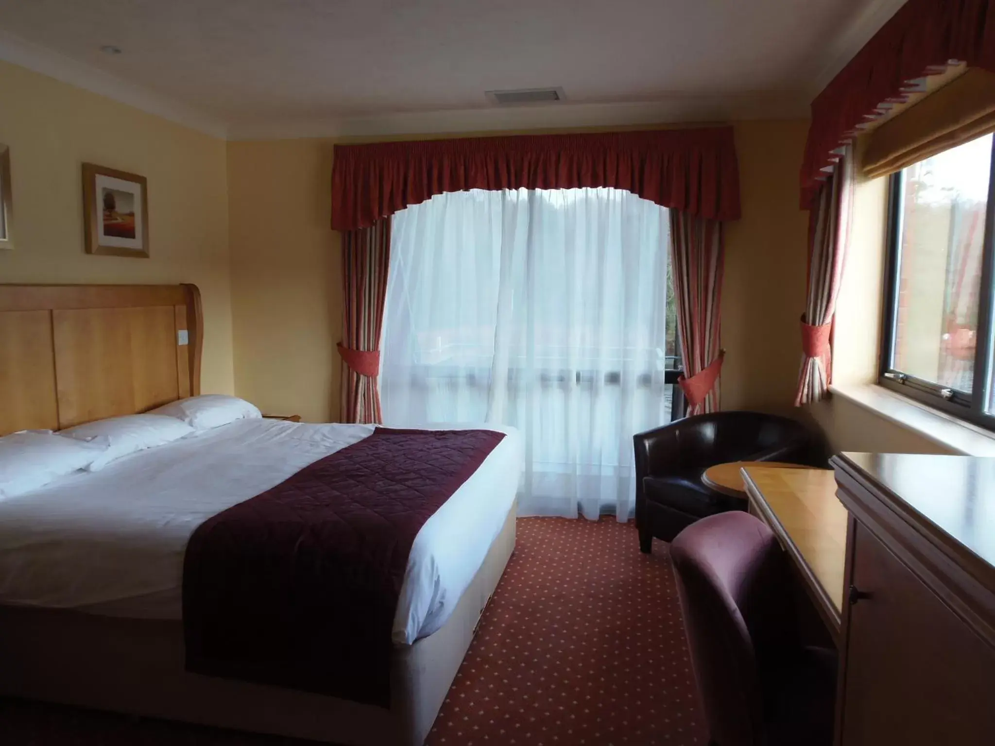 Photo of the whole room, Bed in Lakeside International Hotel