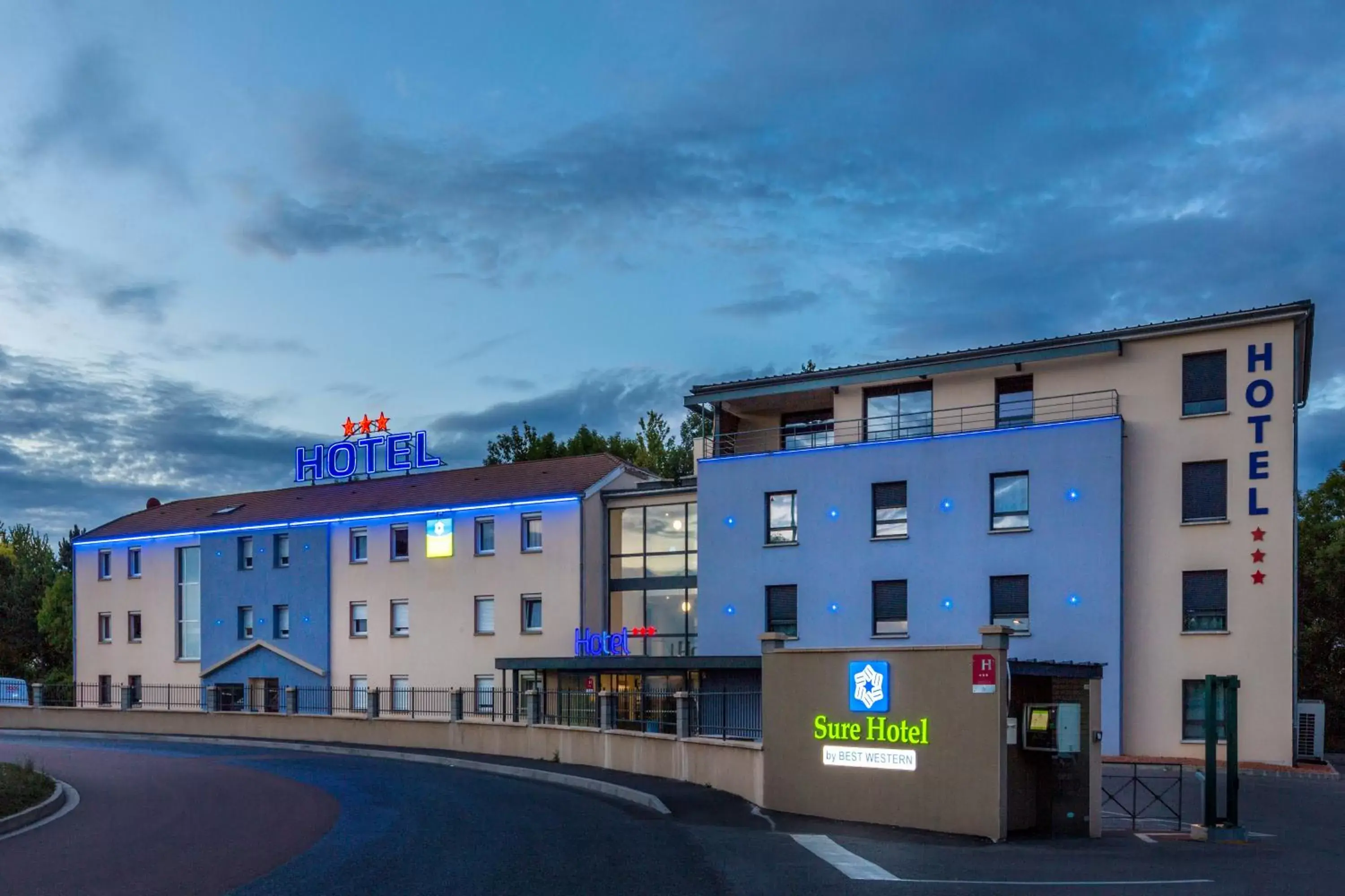 Facade/entrance, Property Building in Sure Hotel by Best Western Reims Nord