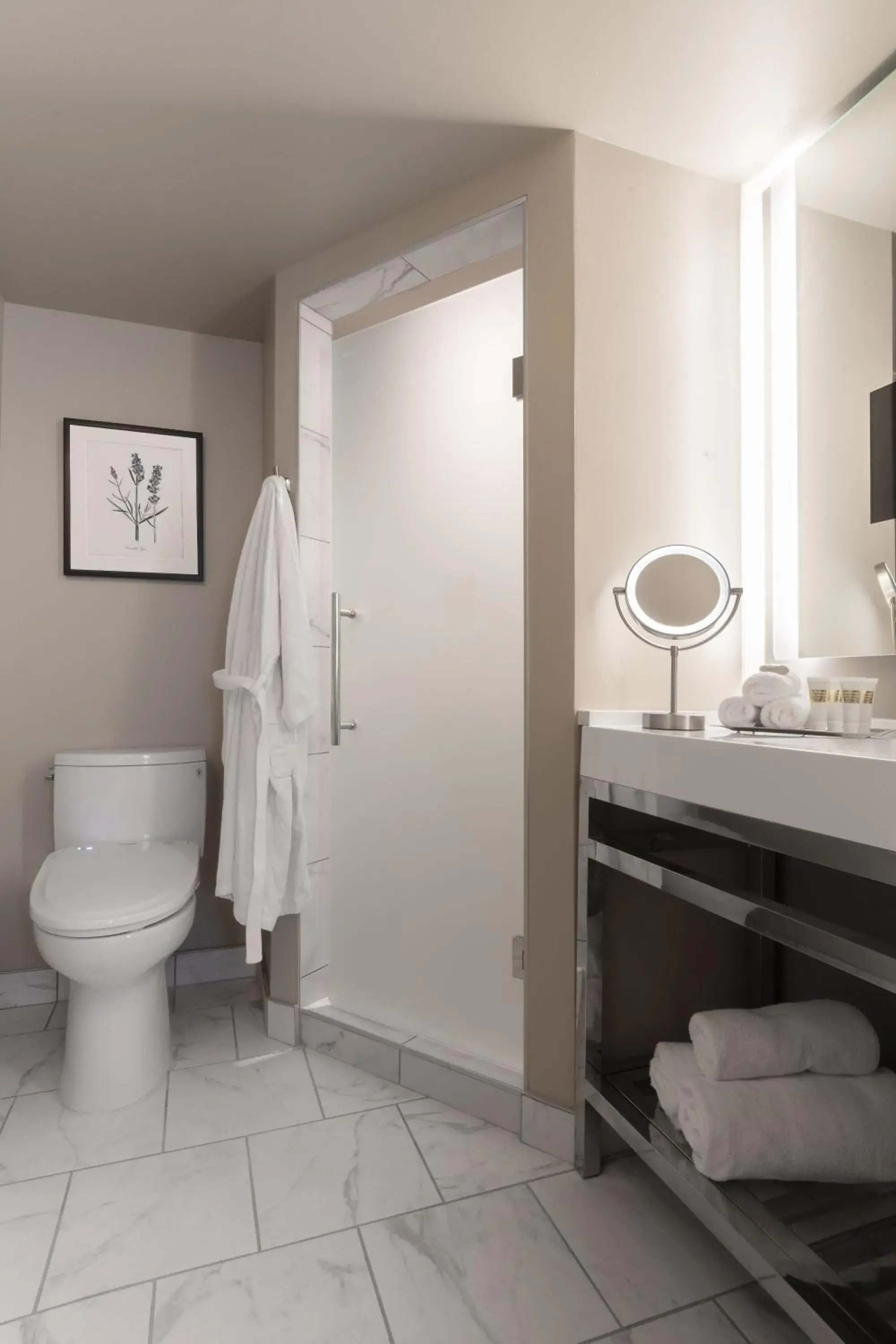 Bathroom in Seven Gables Inn, St Louis West, a Tribute Portfolio Hotel Bathroom in Seven Gables Inn, St Louis West, a Tribute Portfolio Hotel