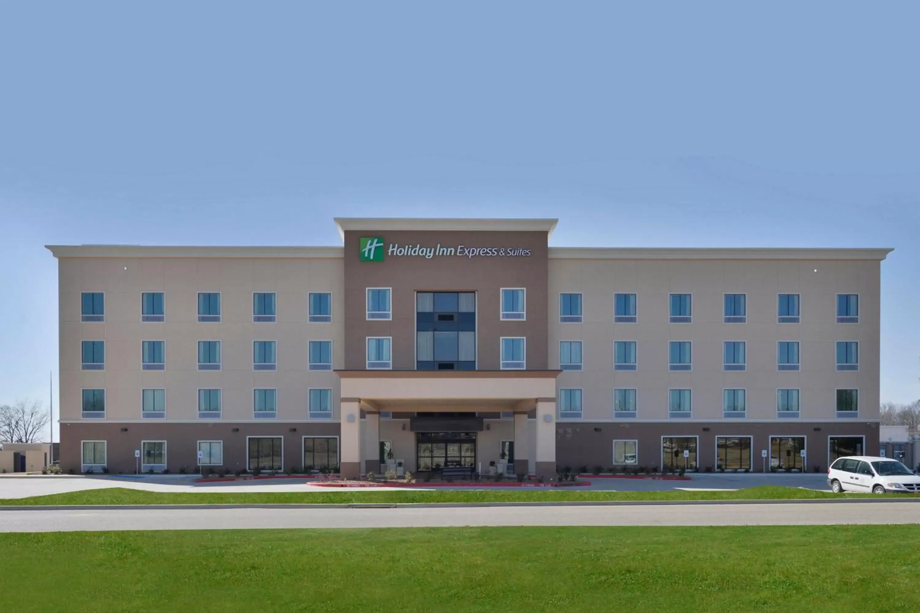 Property Building in Holiday Inn Express & Suites Forrest City, an IHG Hotel
