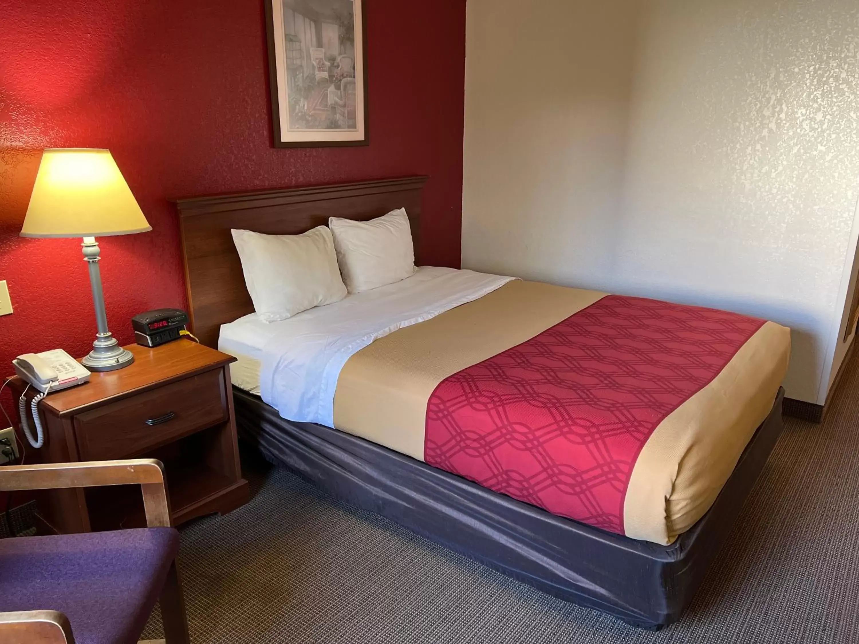 Bed in Express Inn & suites