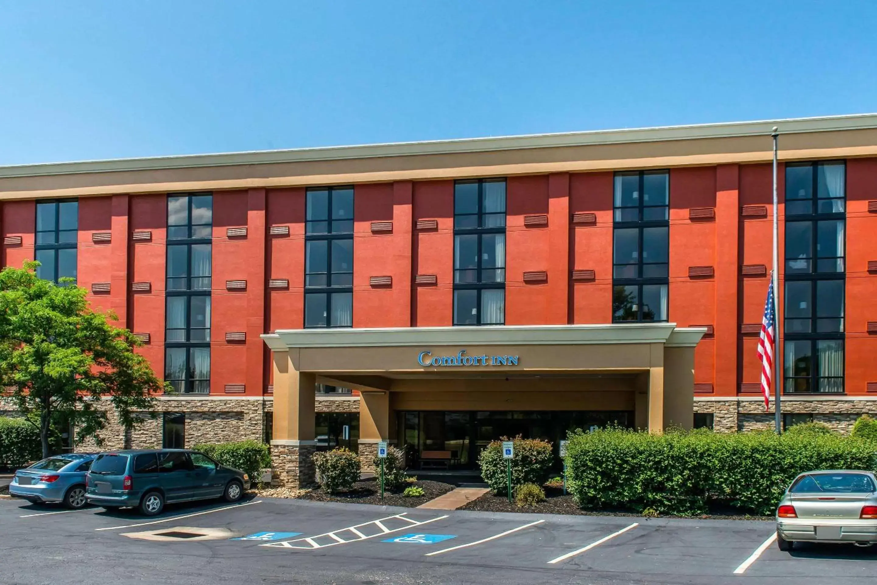 Property Building in Comfort Inn Cranberry Township