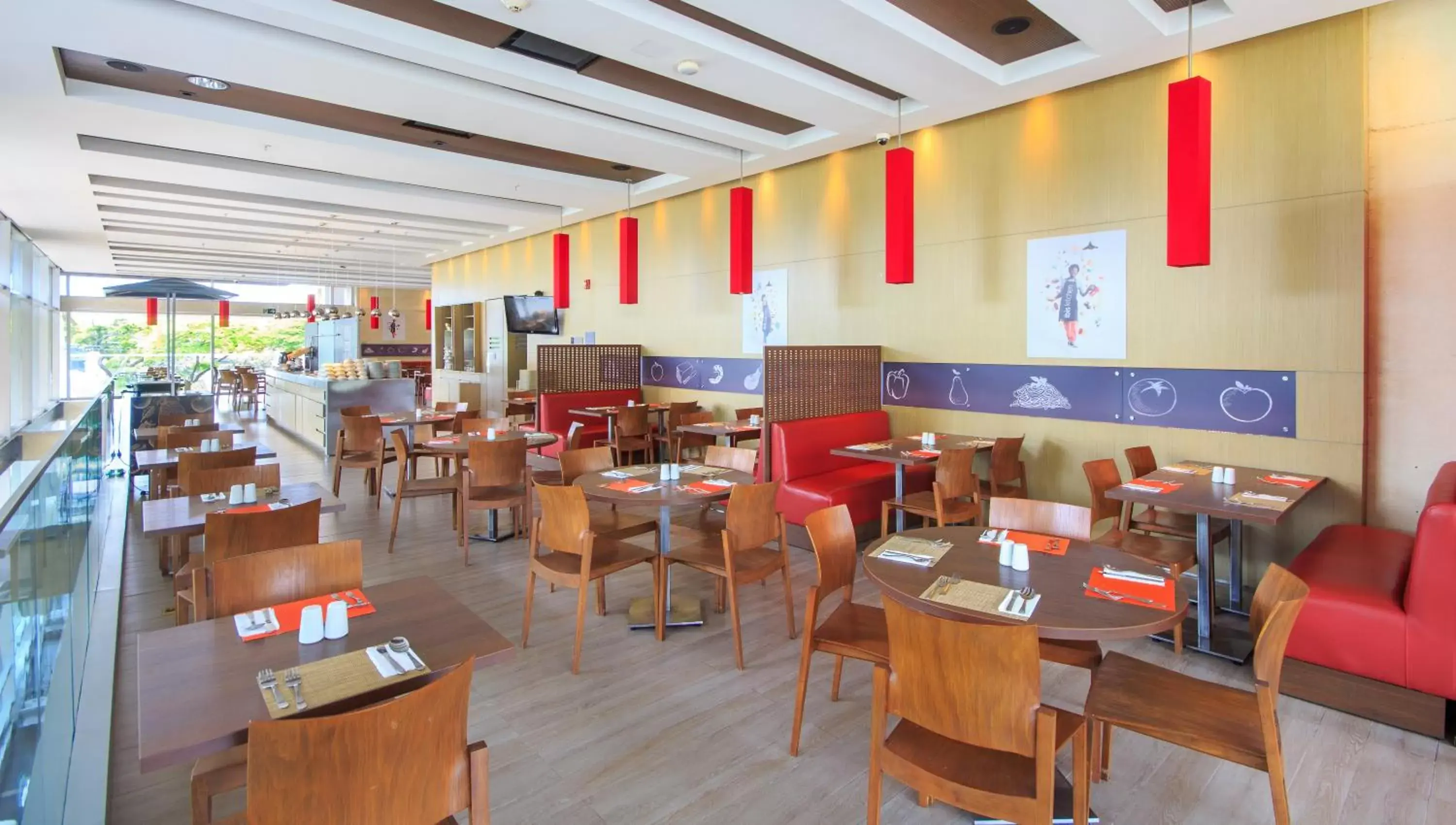 Restaurant/Places to Eat in ibis Medellin