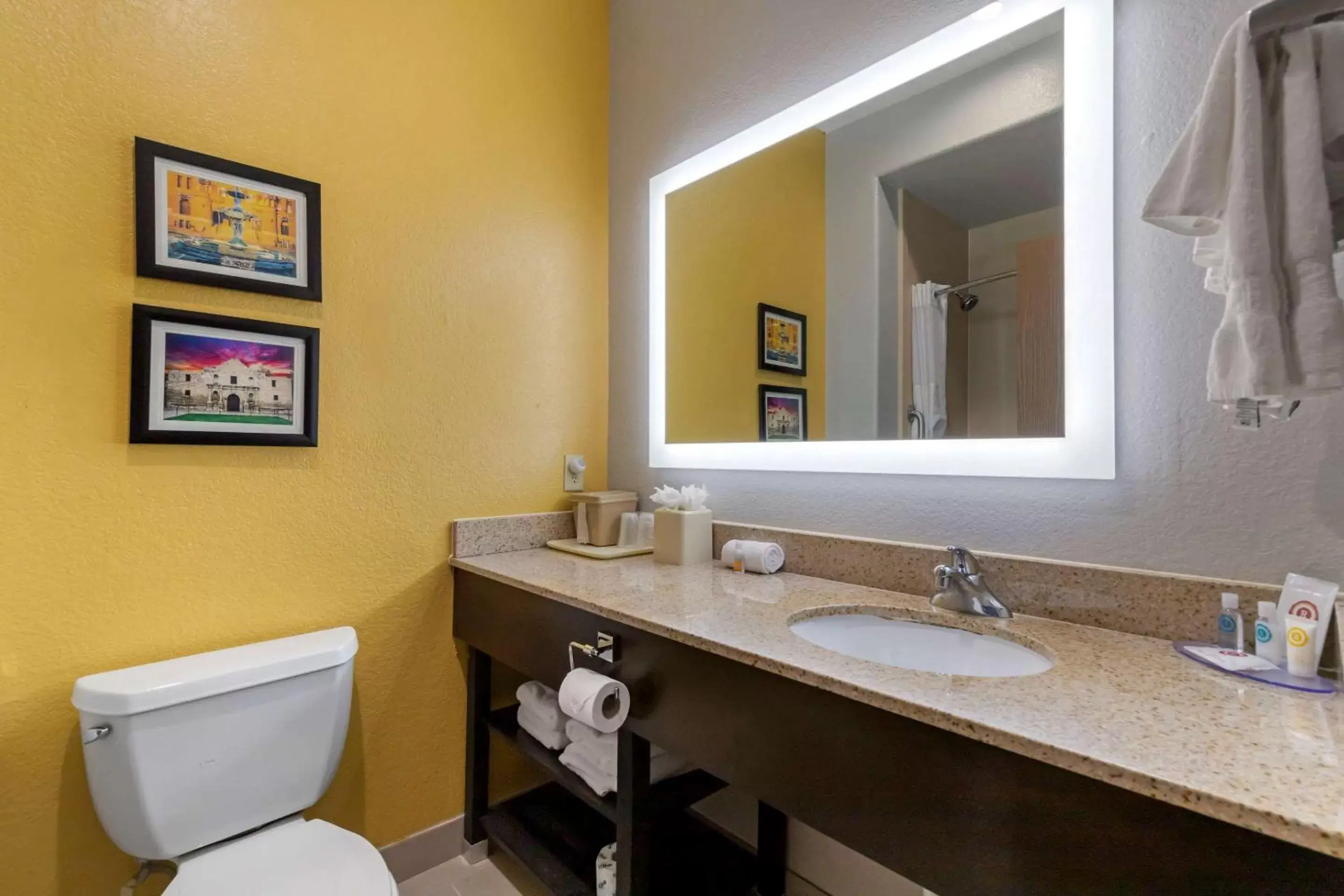 Photo of the whole room, Bathroom in Comfort Inn & Suites Selma near Randolph AFB