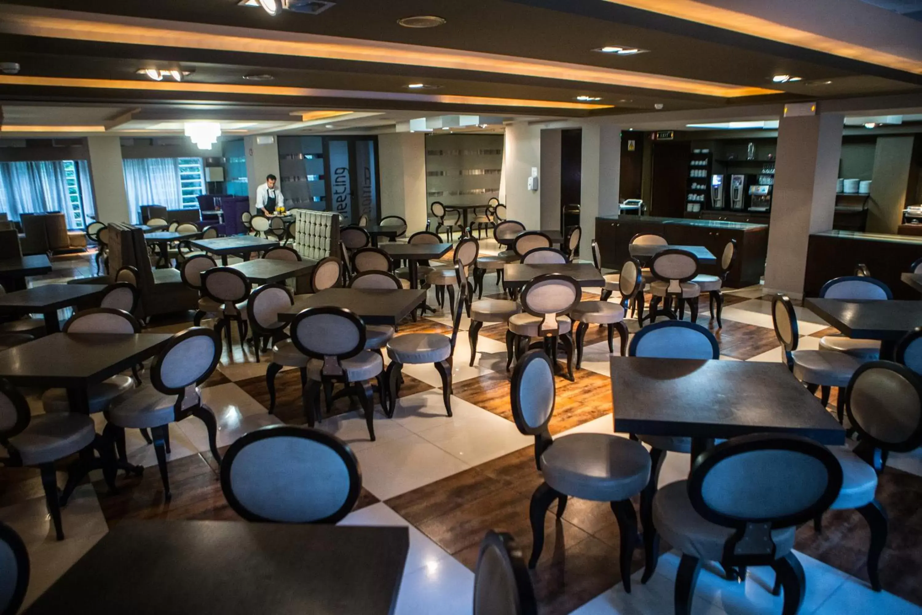 Property building in Metropolitan Property building in Metropolitan