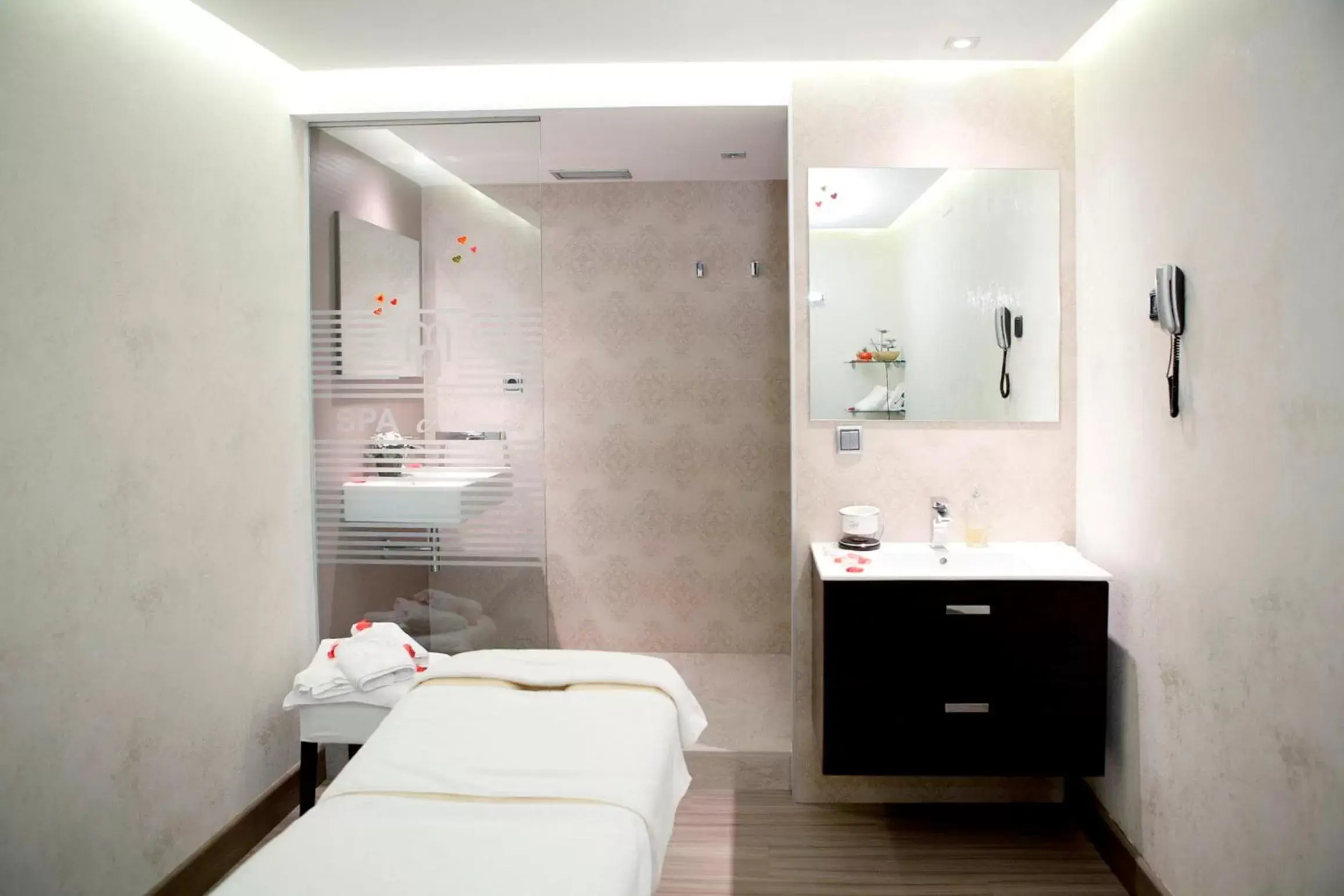 Spa and wellness centre/facilities, Bathroom in Barceló Granada Congress