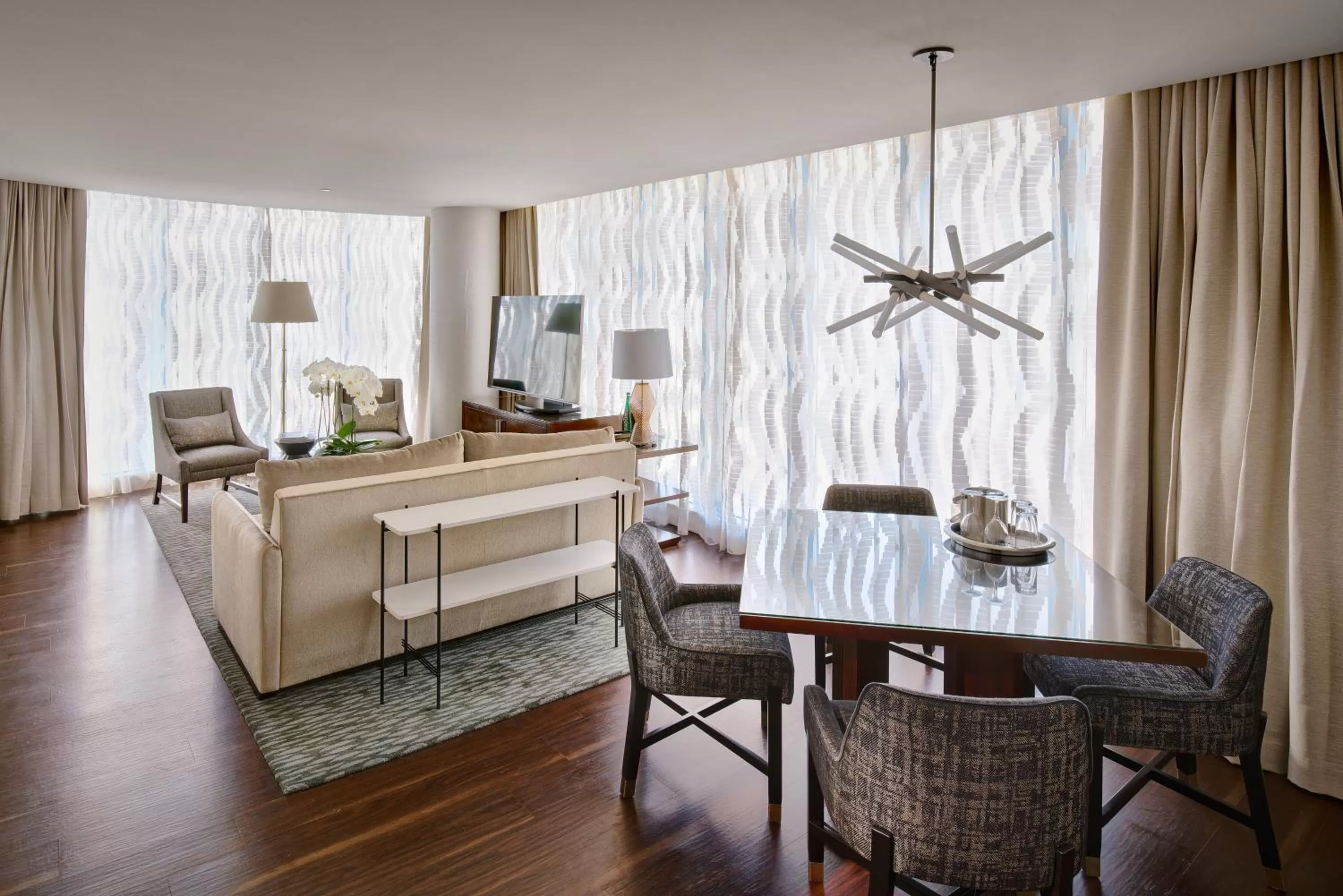 Living room in InterContinental San Francisco by IHG