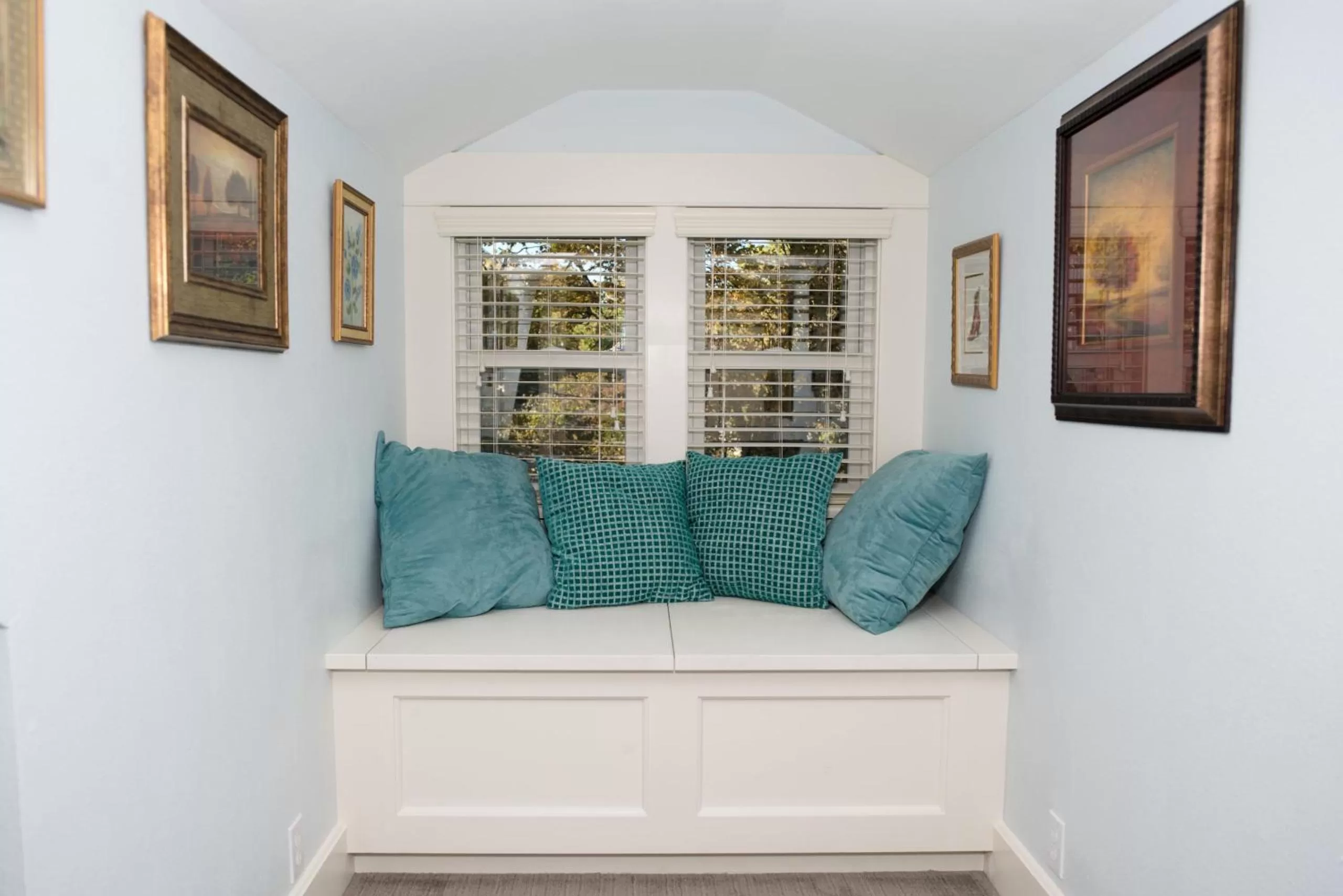 Seating Area in Dickson Street Bed & Breakfast