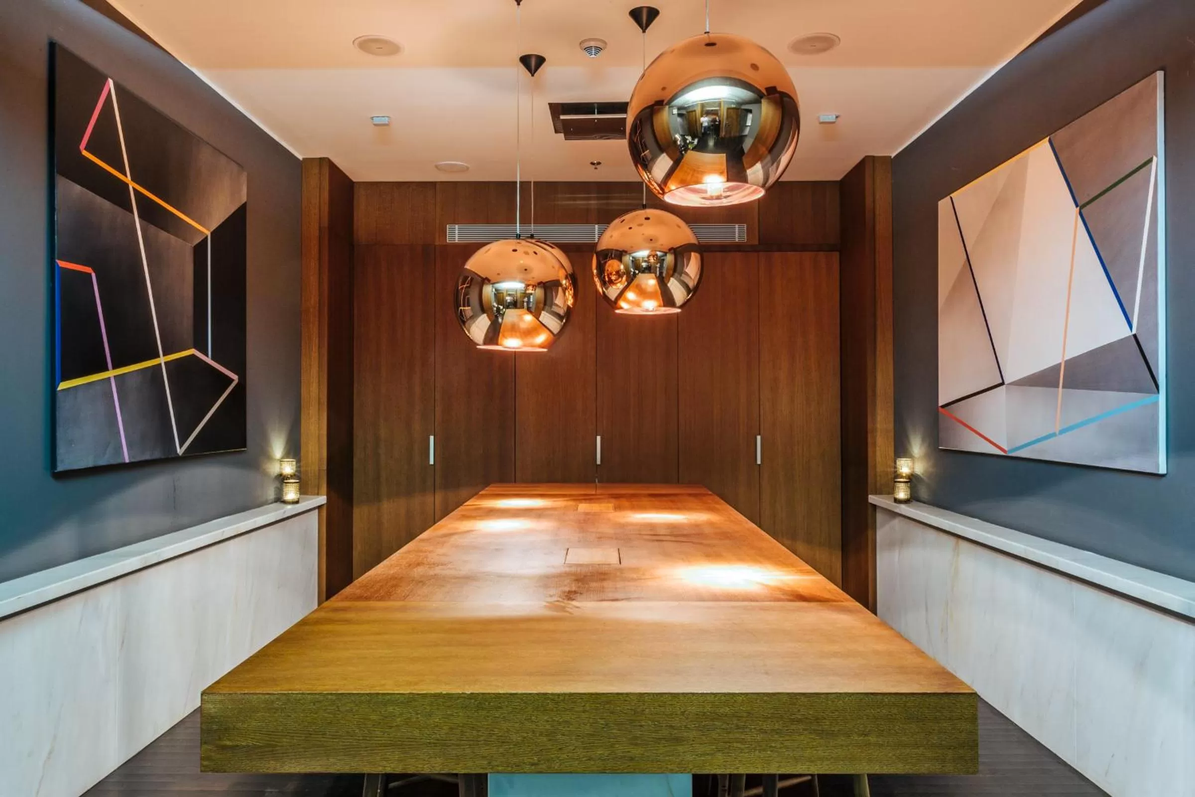 Communal lounge/ TV room, Bed in Old Town Square Residence by Emblem