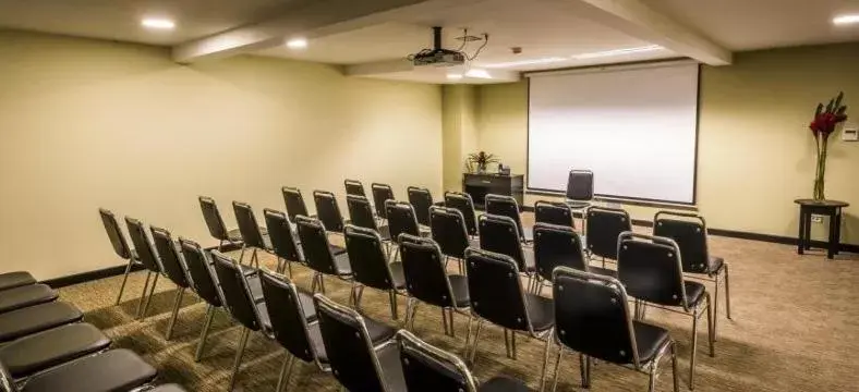 Meeting/conference room in Urban Green Hotel & Suites