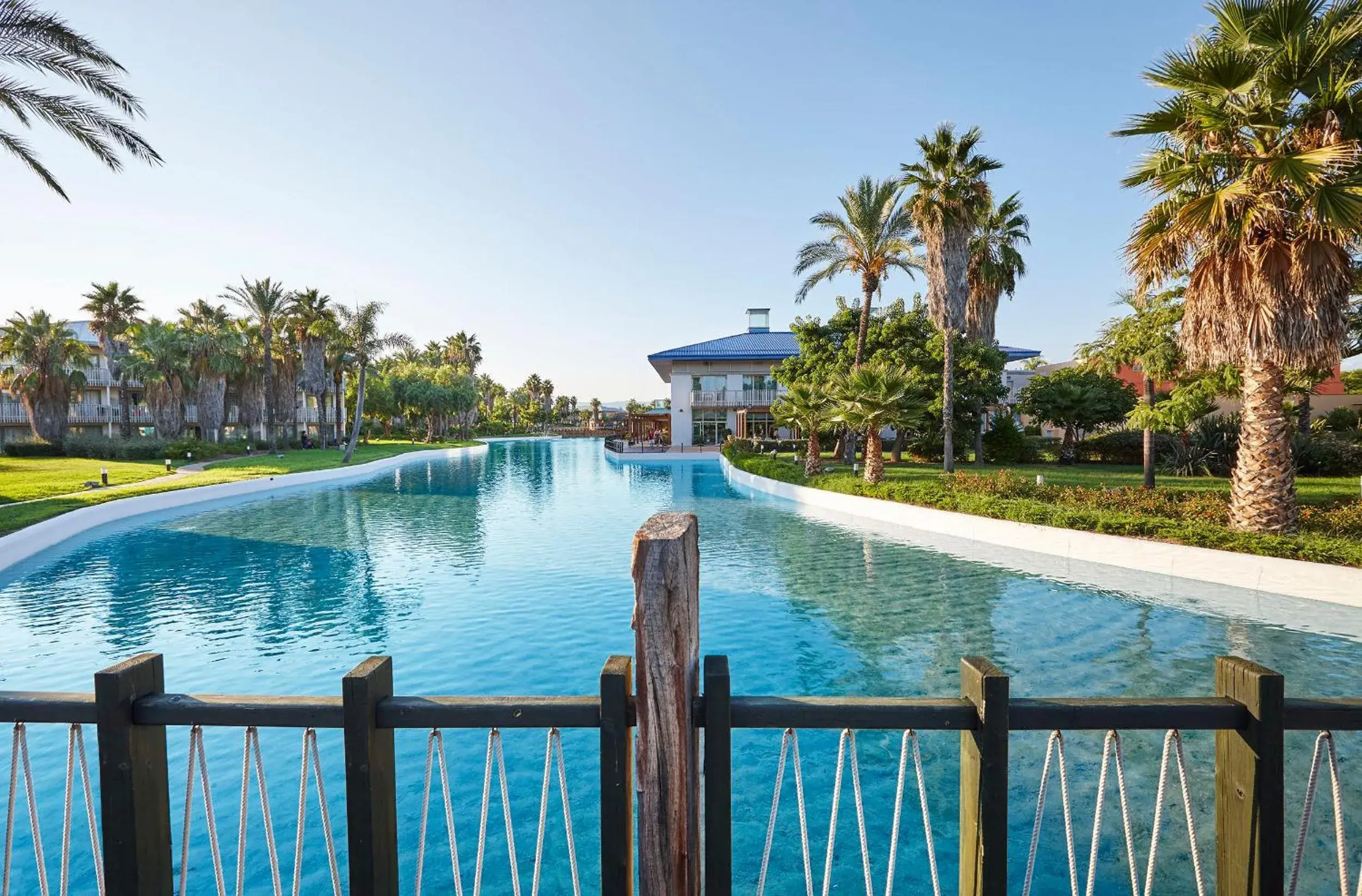 Area and facilities, Swimming Pool in Portaventura Hotel Caribe