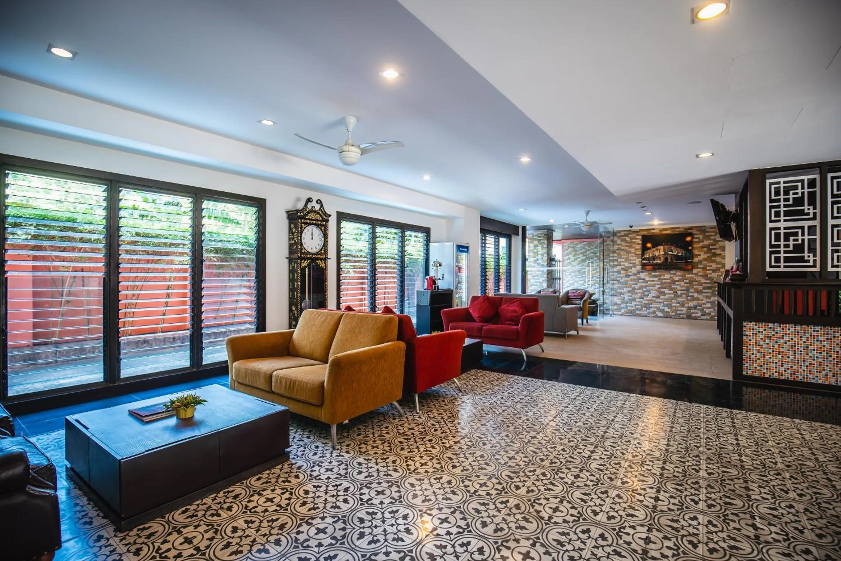 Lobby or reception in Ratana Hotel Chalong