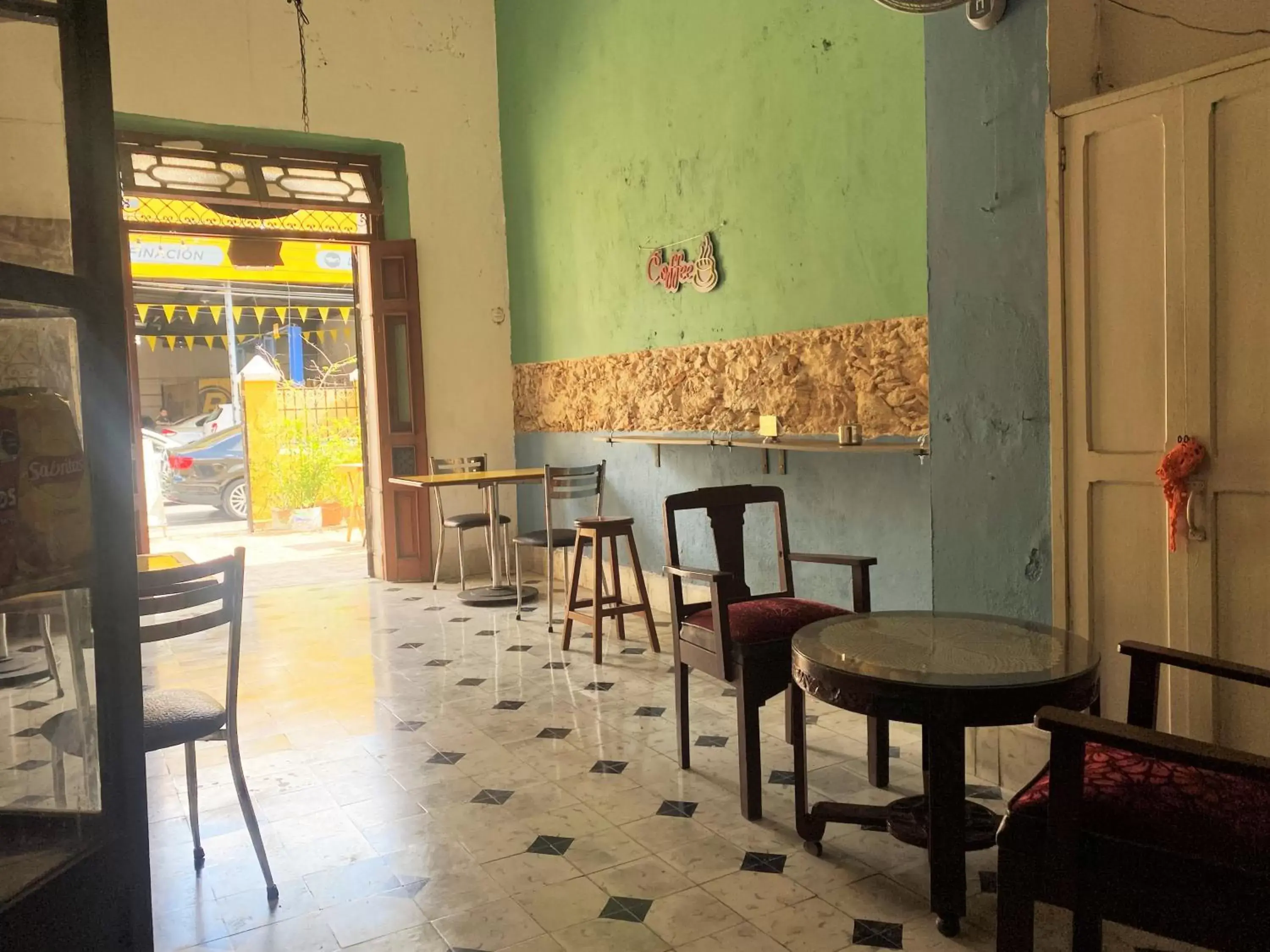 Restaurant/places to eat, Seating Area in OYO Posada Espinosa, Mérida, Parque de Santa Ana