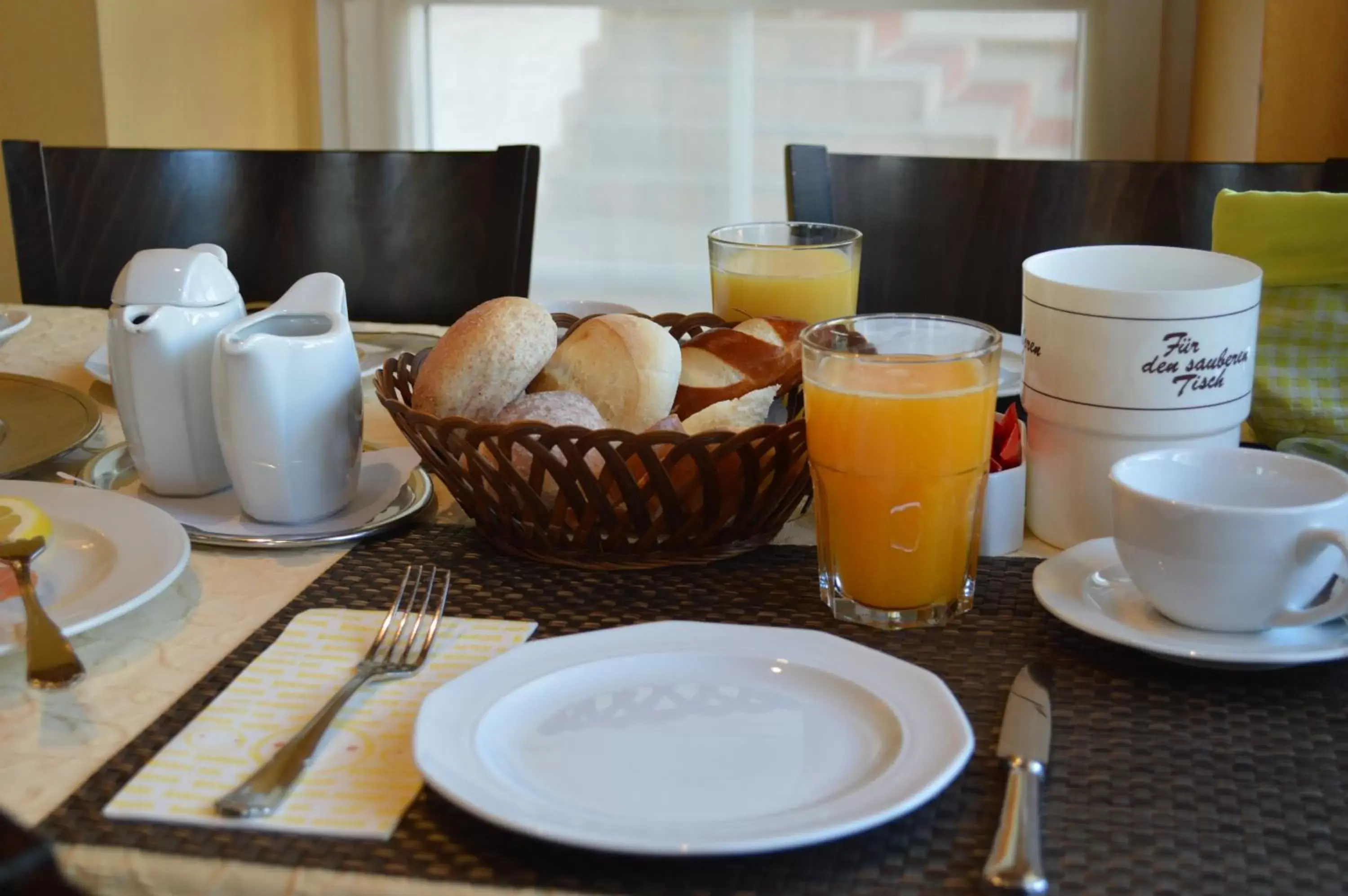 Breakfast in Hotel Garni Rösslipost