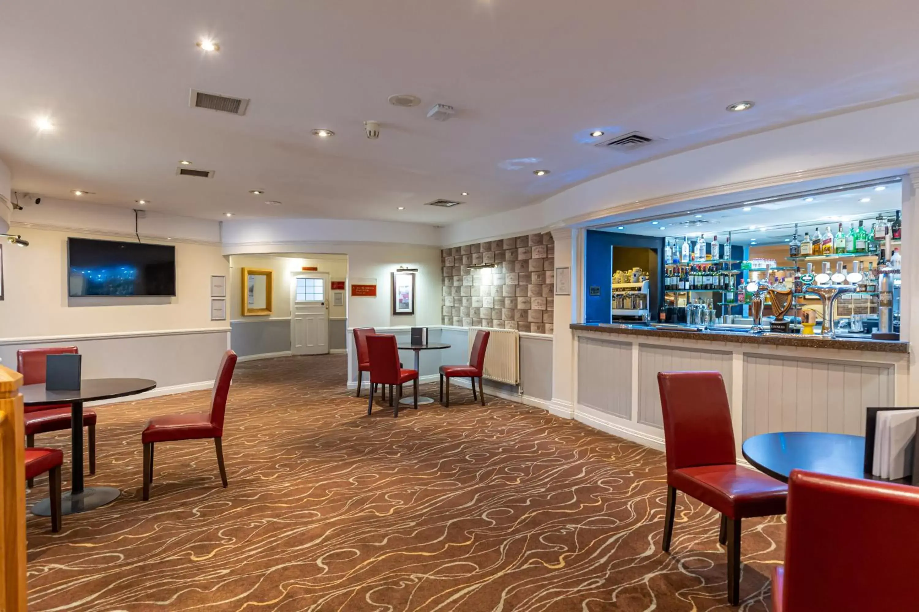 Lounge or bar in Mercure Tunbridge Wells Hotel Lounge or bar in Mercure Tunbridge Wells Hotel