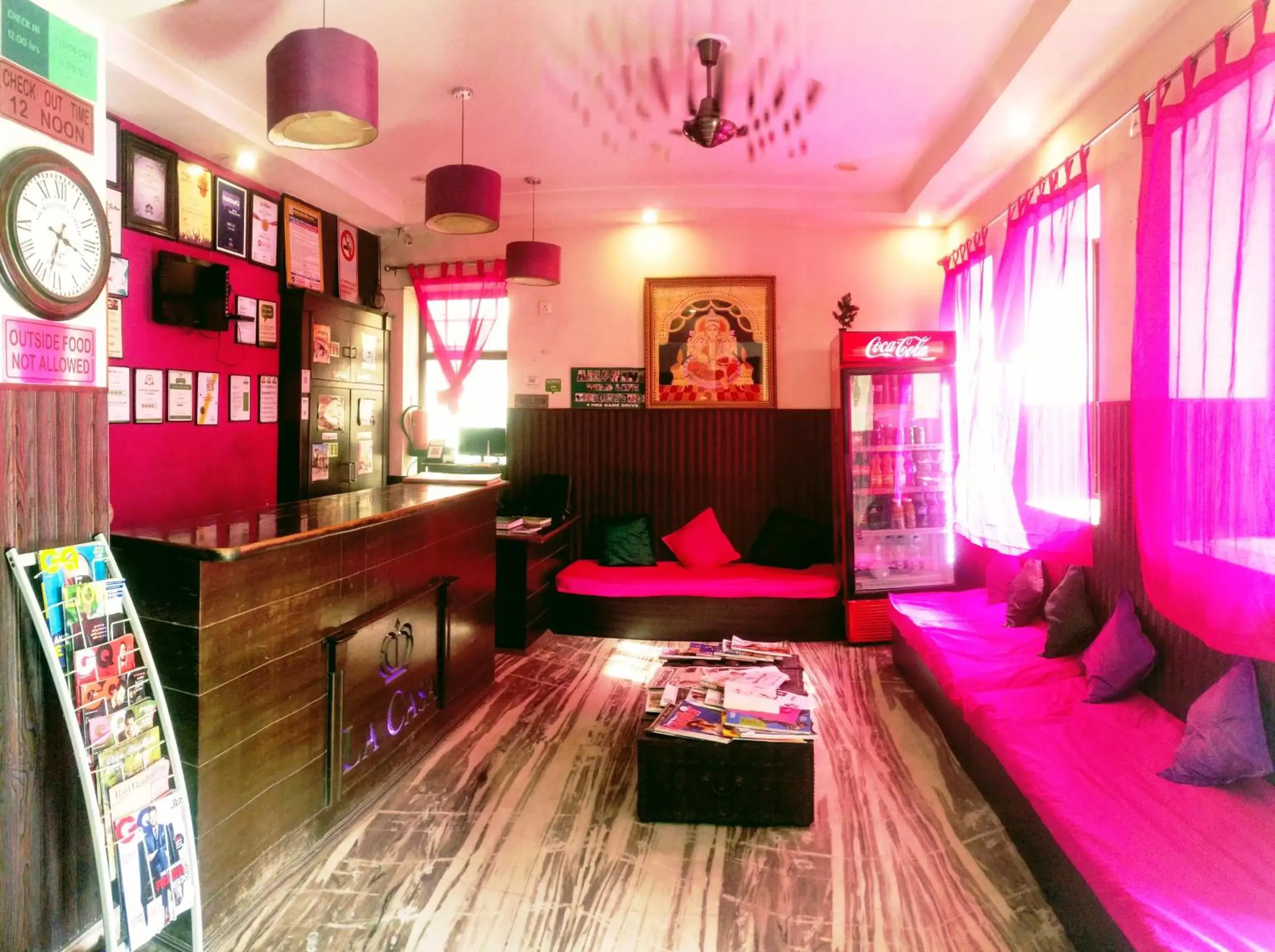 Facade/entrance in La Casa Facade/entrance in La Casa