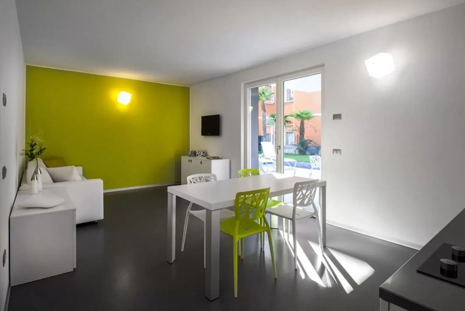 Kitchen or kitchenette, Dining Area in Gardabike Residence