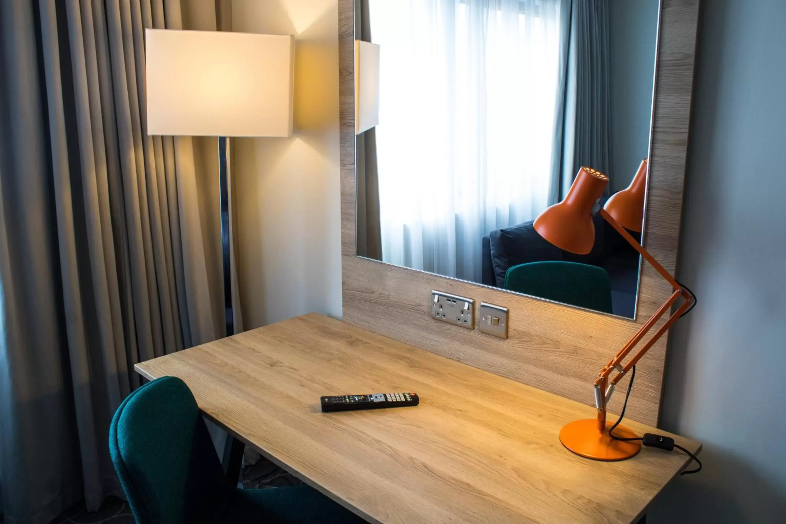 Photo of the whole room, Seating Area in Holiday Inn Preston, an IHG Hotel