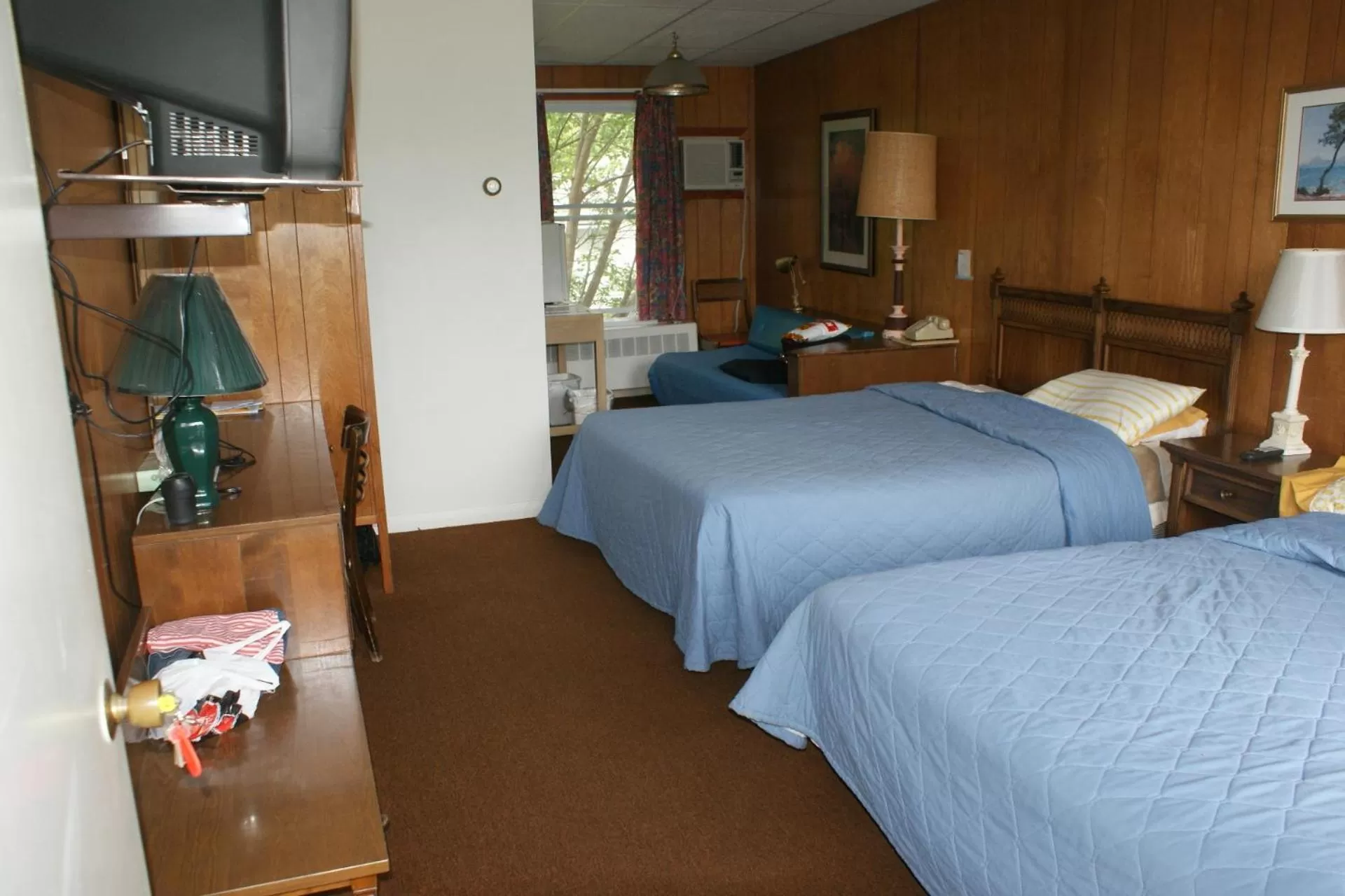 Day, Bed in Northern Peaks Motor Inn