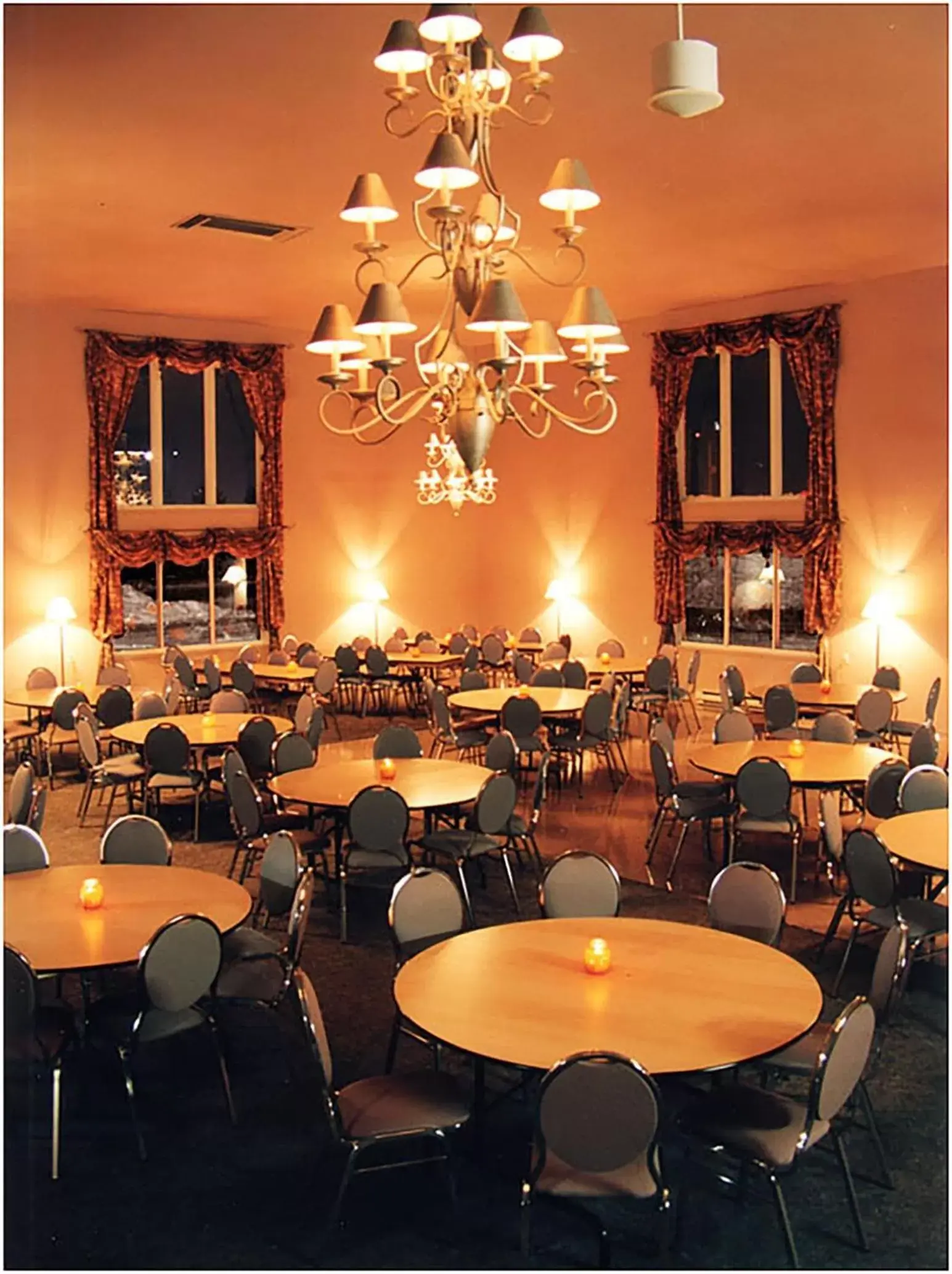 Banquet/Function facilities, Restaurant/Places to Eat in Travelodge by Wyndham Drummondville
