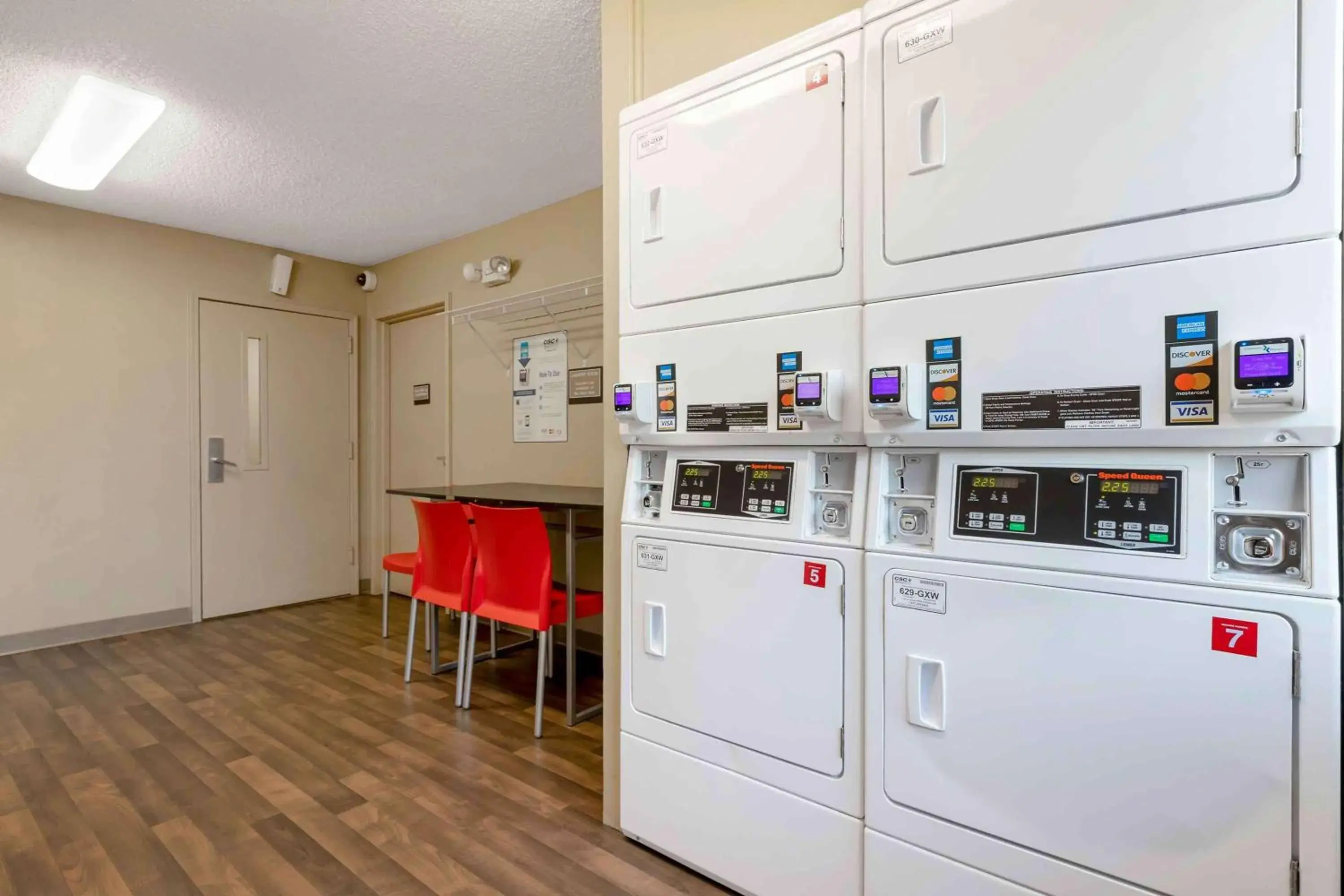 Property building, Kitchen/Kitchenette in Extended Stay America Suites - Tulsa - Midtown