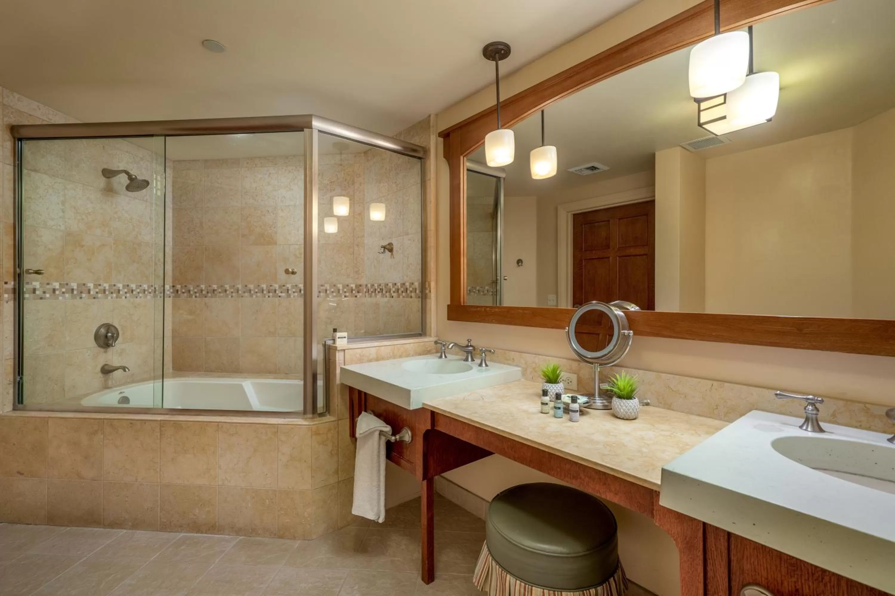 Bathroom in Avila Village Inn