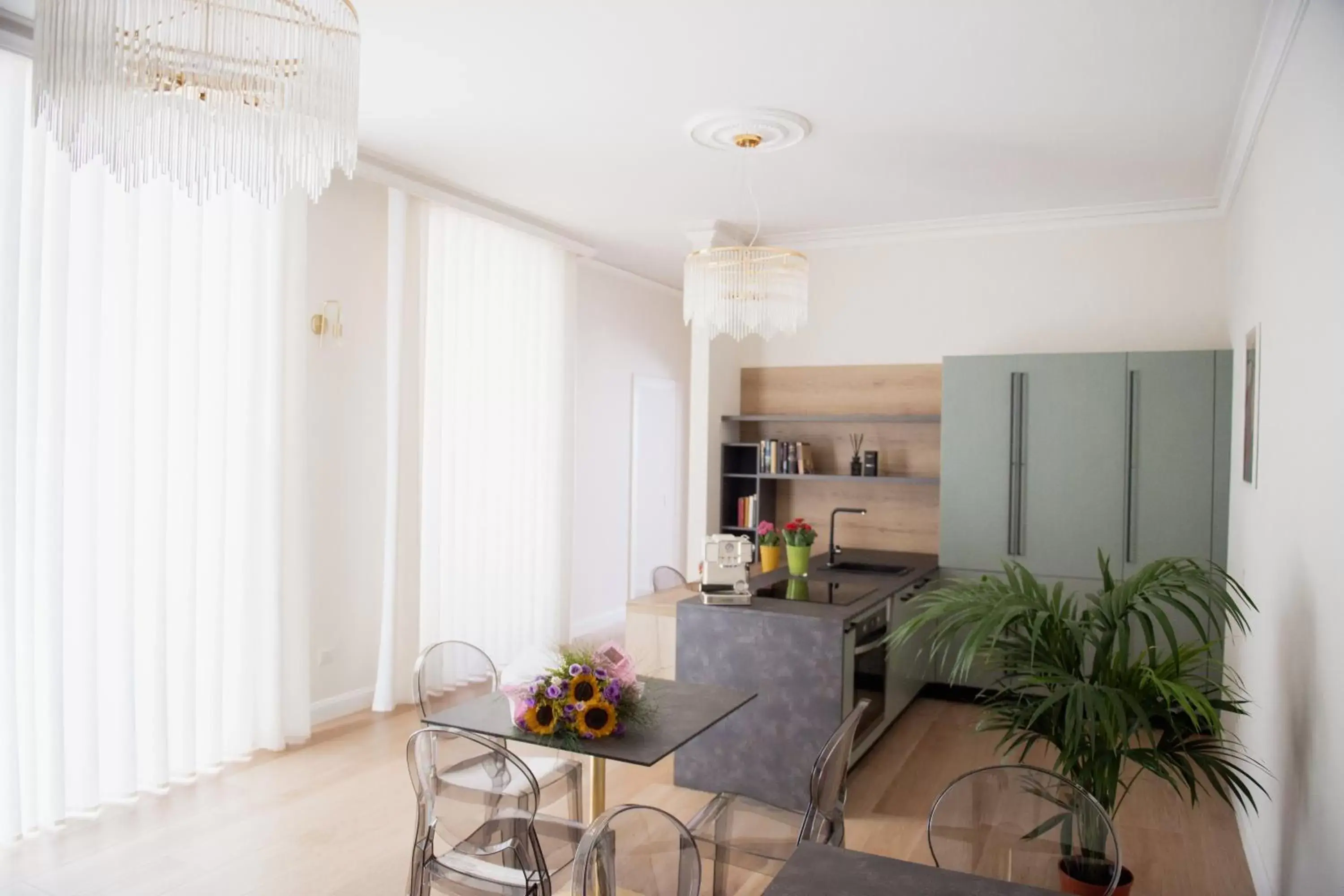 Kitchen or kitchenette, Dining Area in Novecento