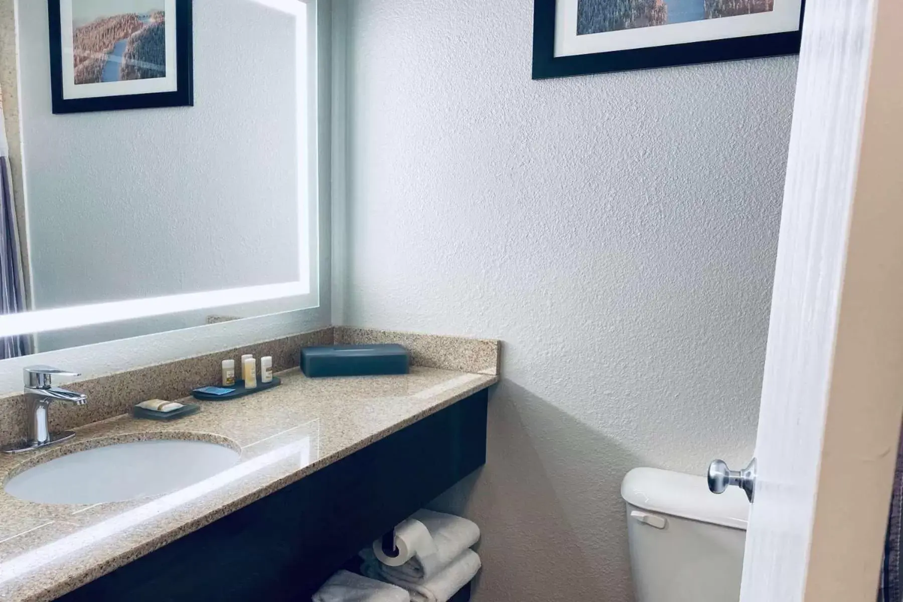 TV and multimedia, Bathroom in La Quinta Inn by Wyndham Steamboat Springs