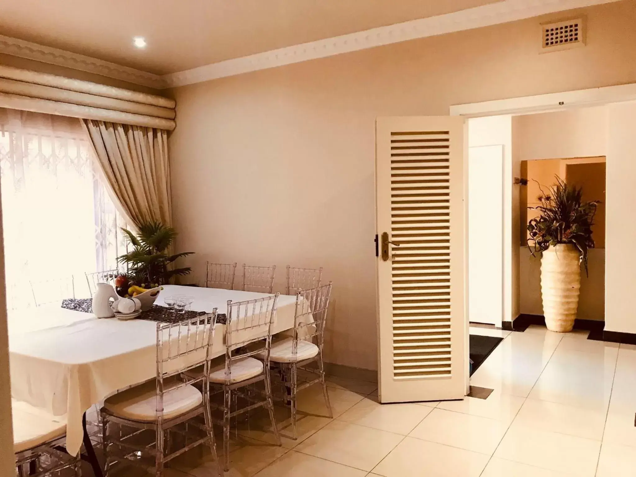 Seating area, Dining Area in Jay and Bee Guesthouse