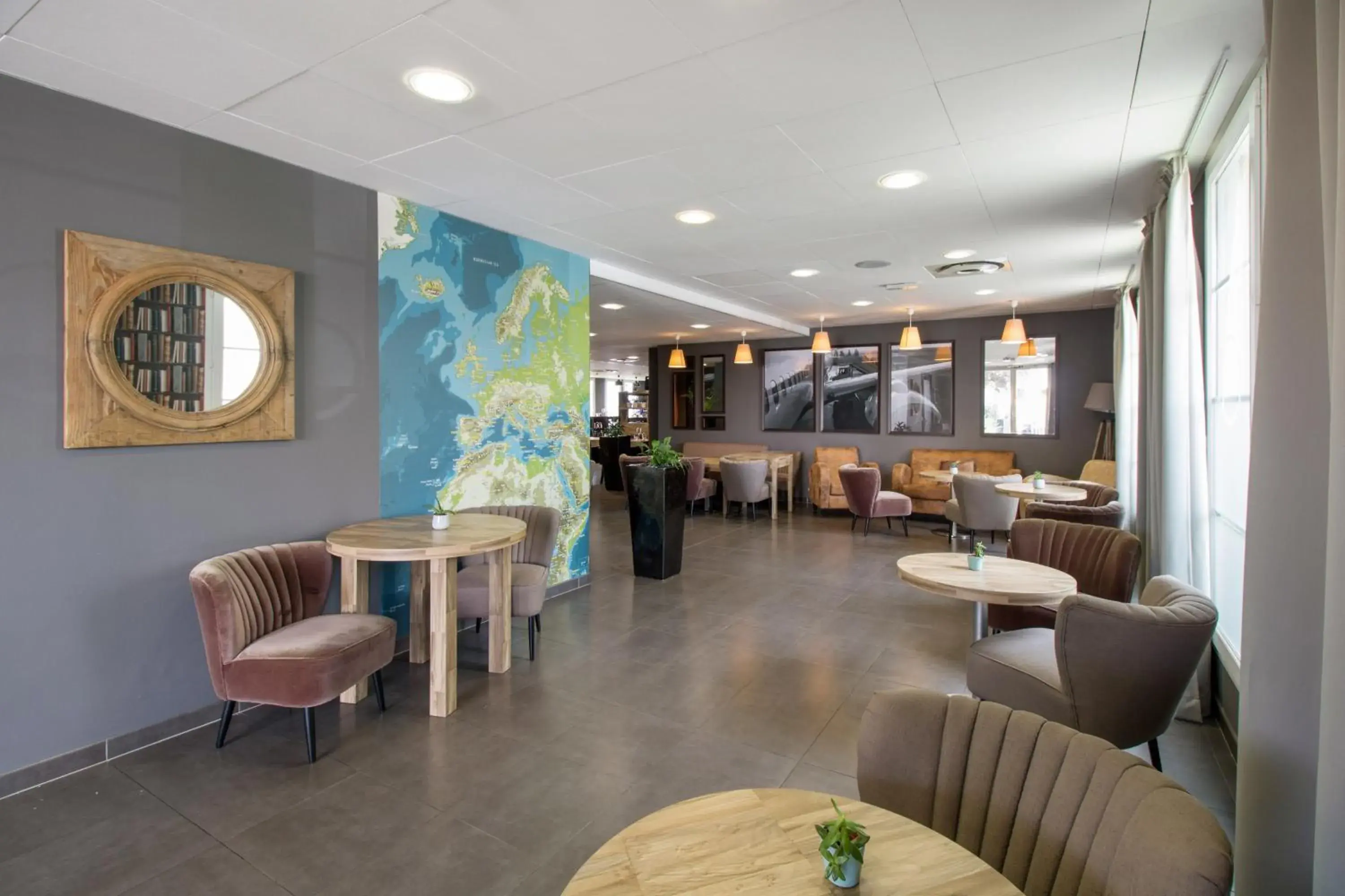 Lounge or bar, Restaurant/Places to Eat in Appart'City Confort Le Bourget - Aeroport