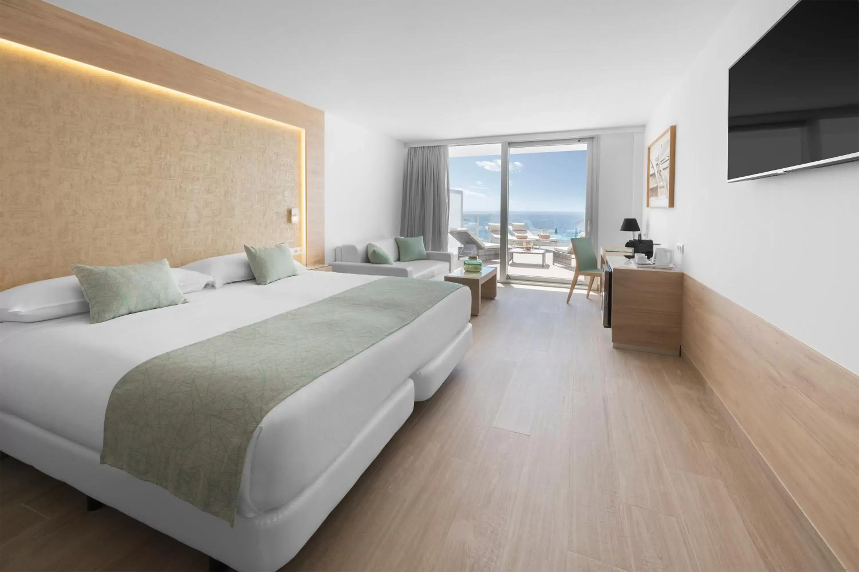 Double Prestige Neptuno - Sea View (2 Adults) in Elba Sunset Mallorca Thalasso Spa Double Prestige Neptuno - Sea View (2 Adults) in Elba Sunset Mallorca Thalasso Spa