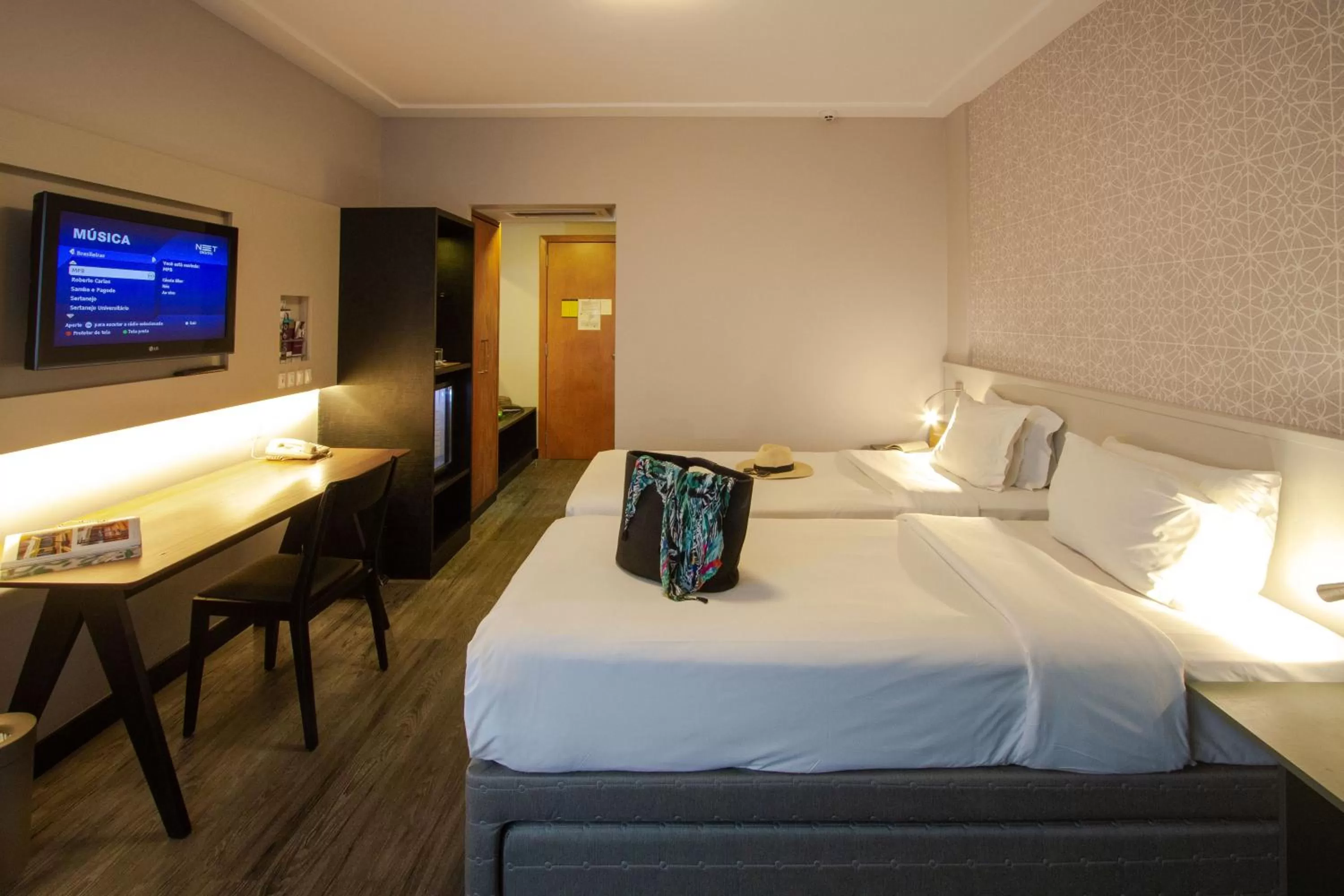 TV and multimedia, Bed in Mercure Florianópolis