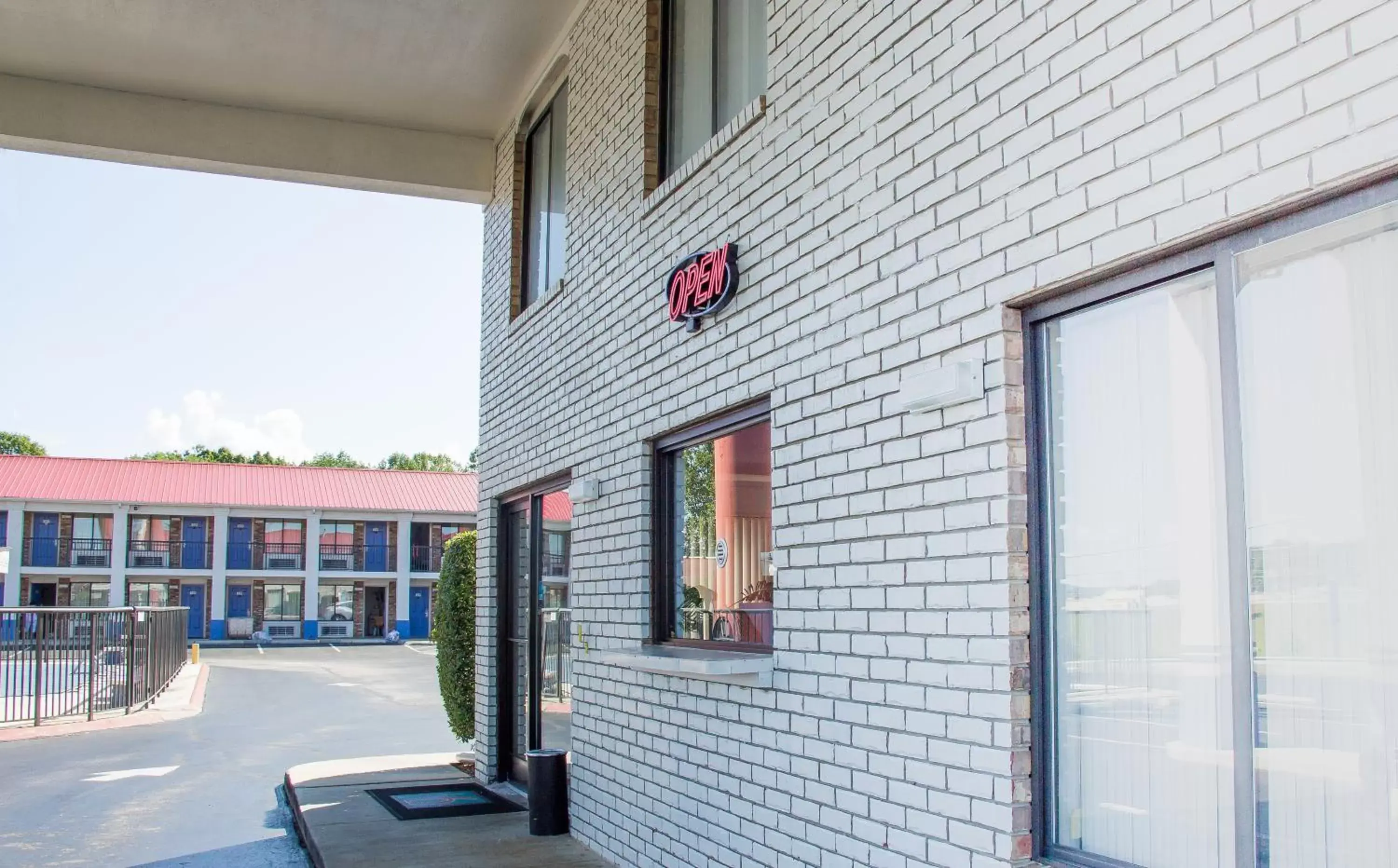 Facade/entrance, Property Building in Motel 6-Cookeville, TN