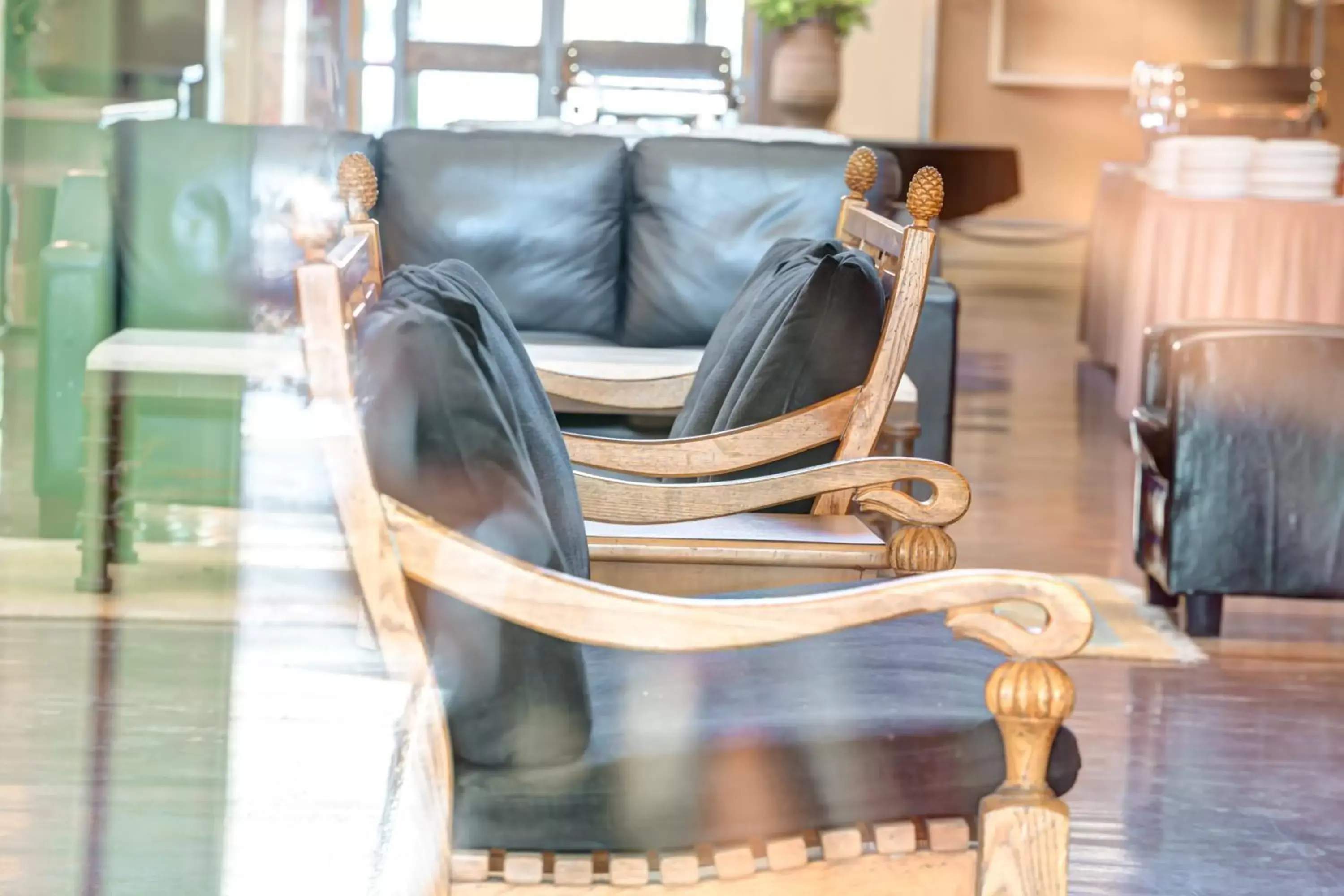 Lobby or reception, Seating Area in Royal Hotel Calgary, Trademark Collection by Wyndham