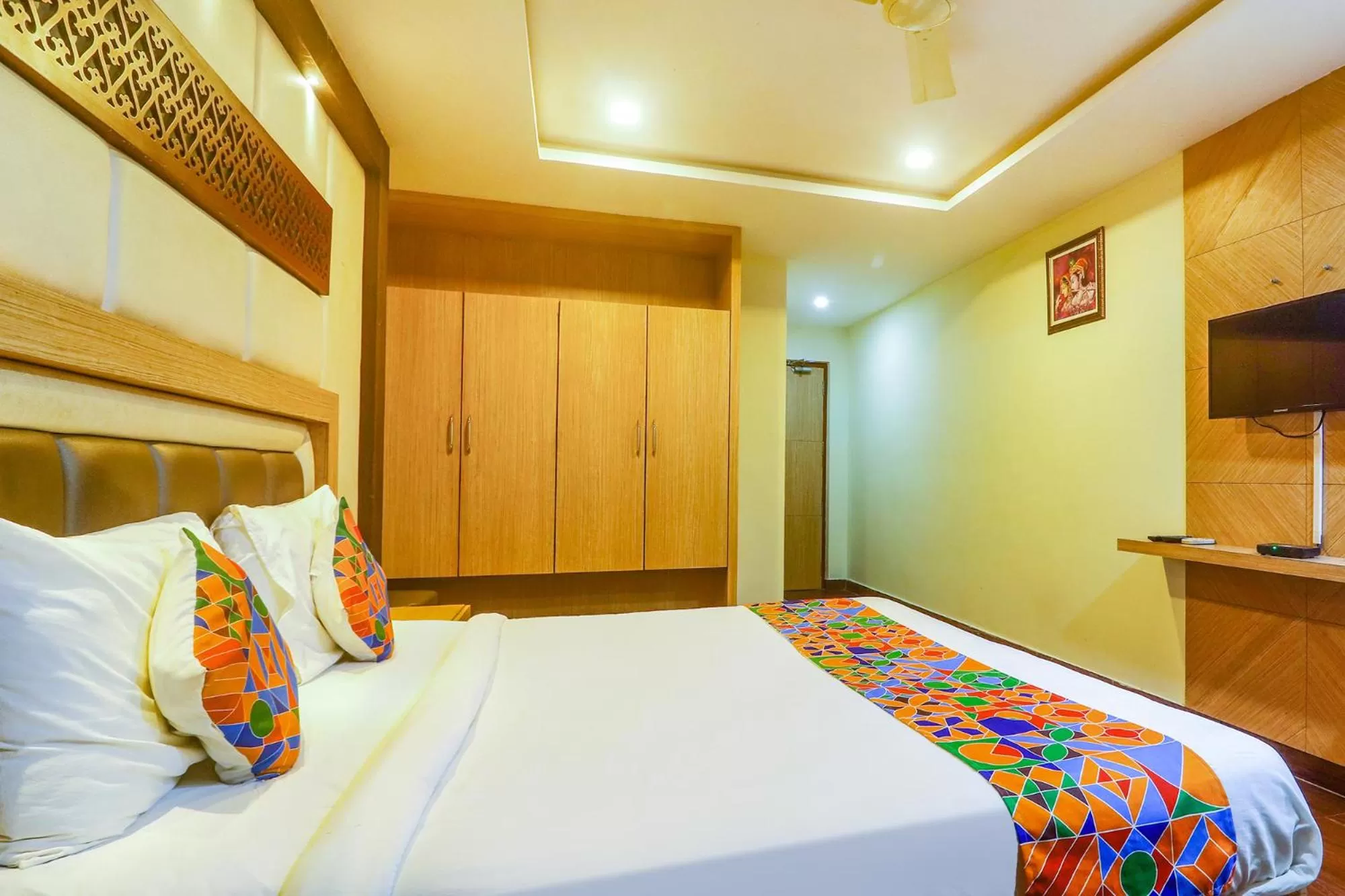 Bed in FabHotel Keerthi's Anupama - Nr Indira Gandhi Stadium