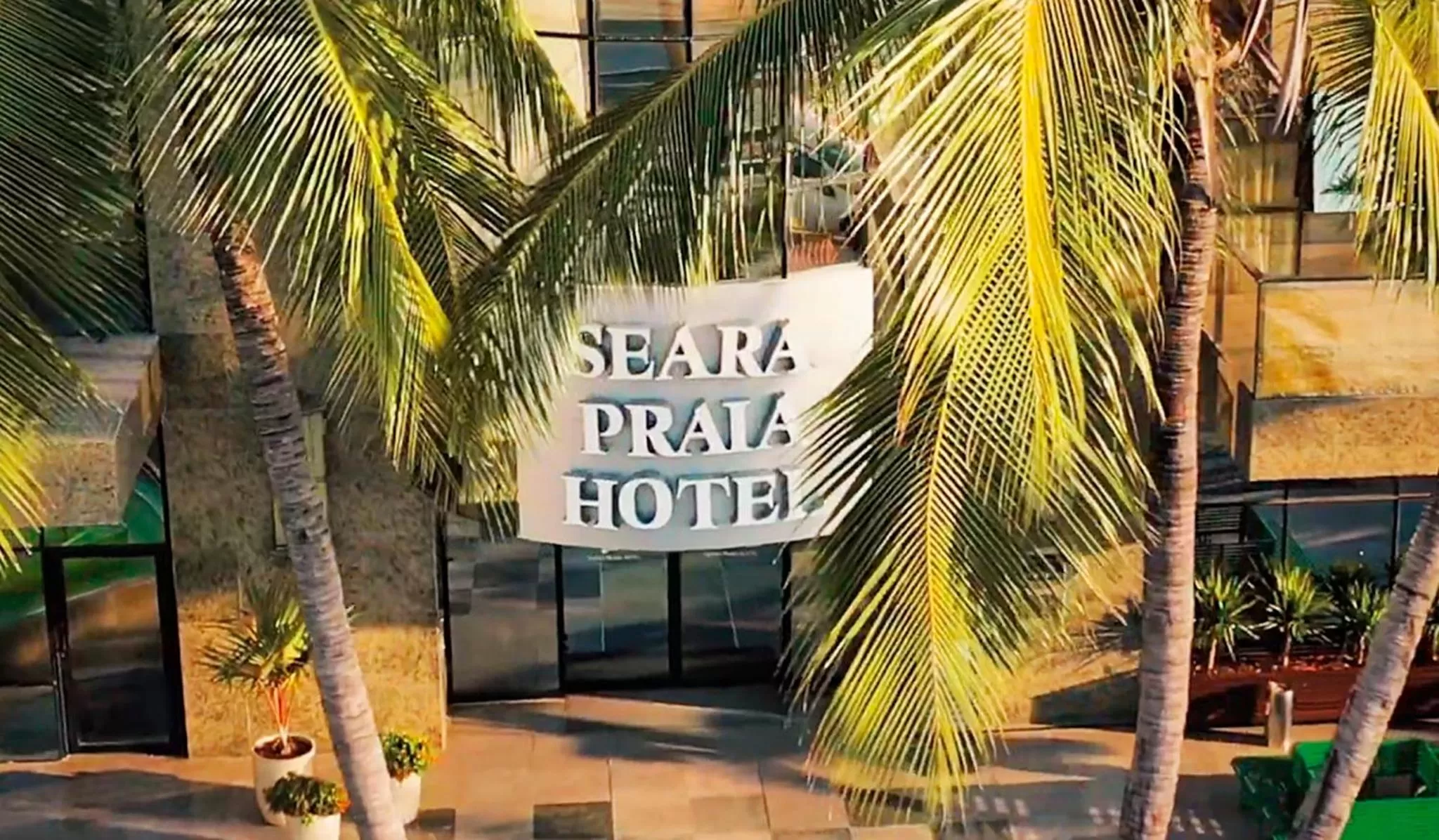 Facade/entrance in Seara Praia Hotel